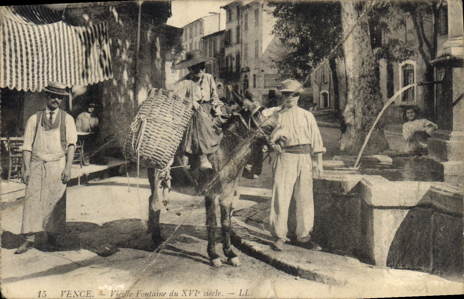 CPA Vence Vieille Fontaine du XVI siecle Ane Mule Folklore TOP
