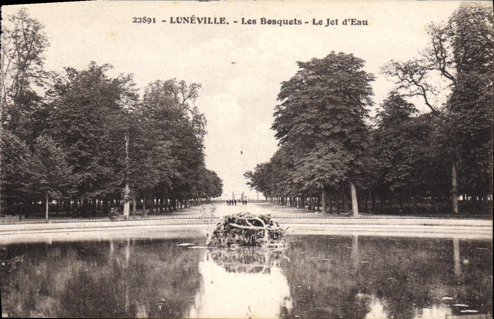 CPA Luneville Les Bosquets Le Jet d'Eau