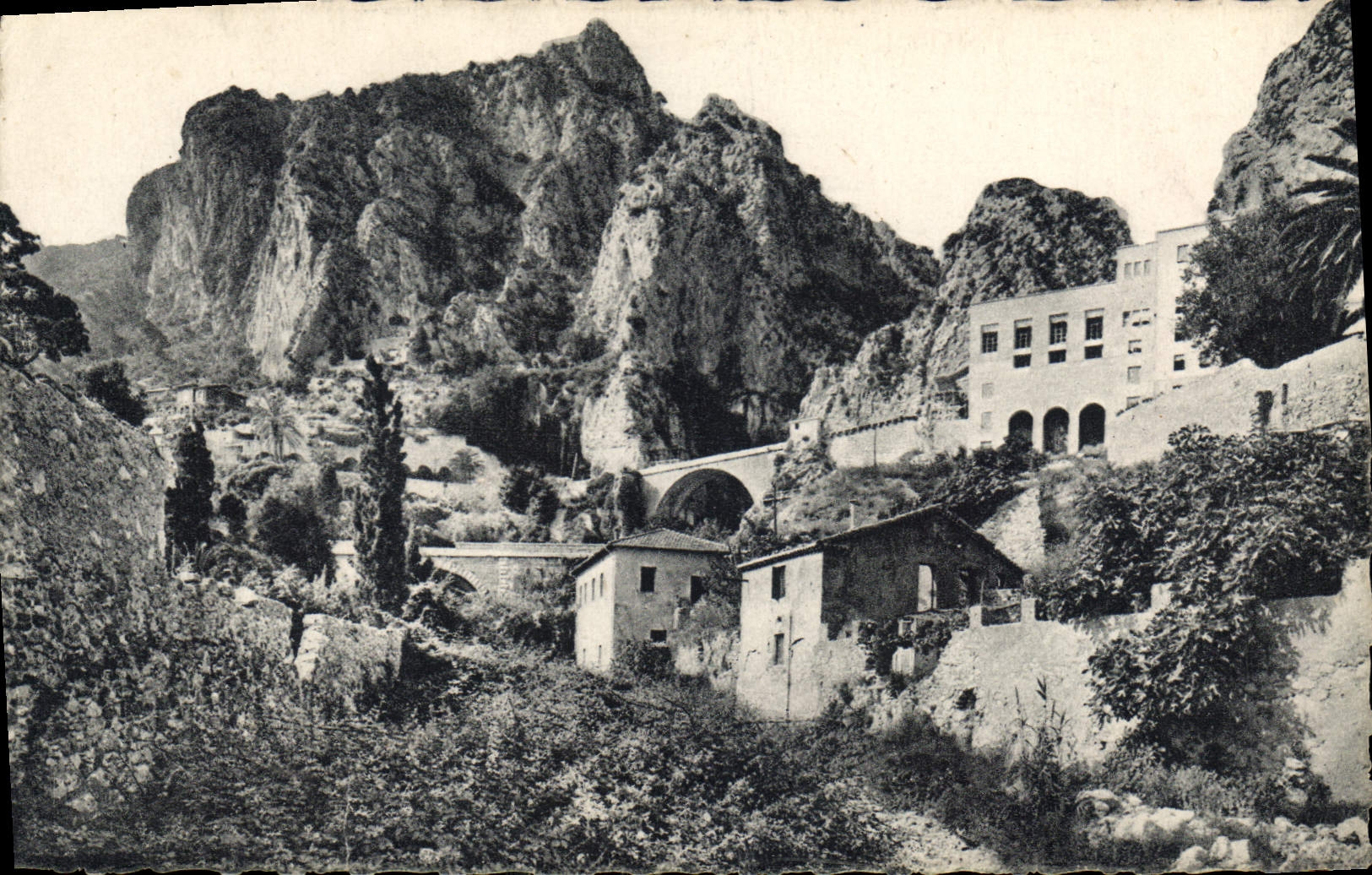 CPA Menton Vue generale de la Frontiere 