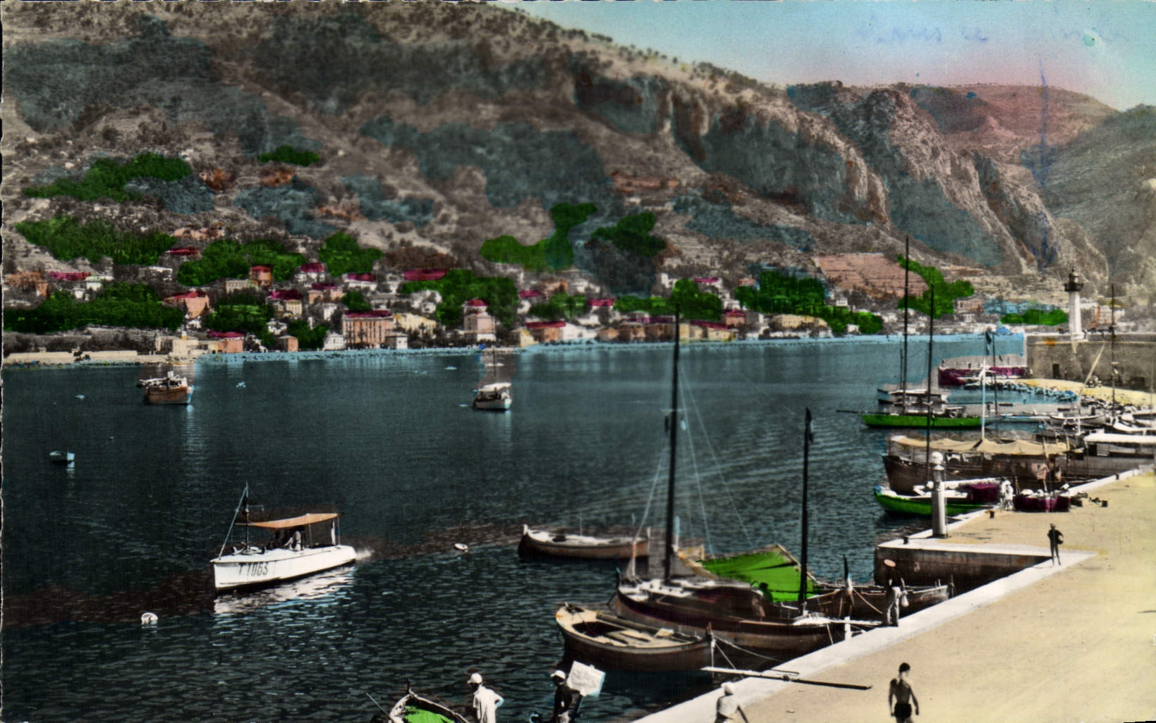 CPM Menton Le Port Vue sur Garavan Bateaux