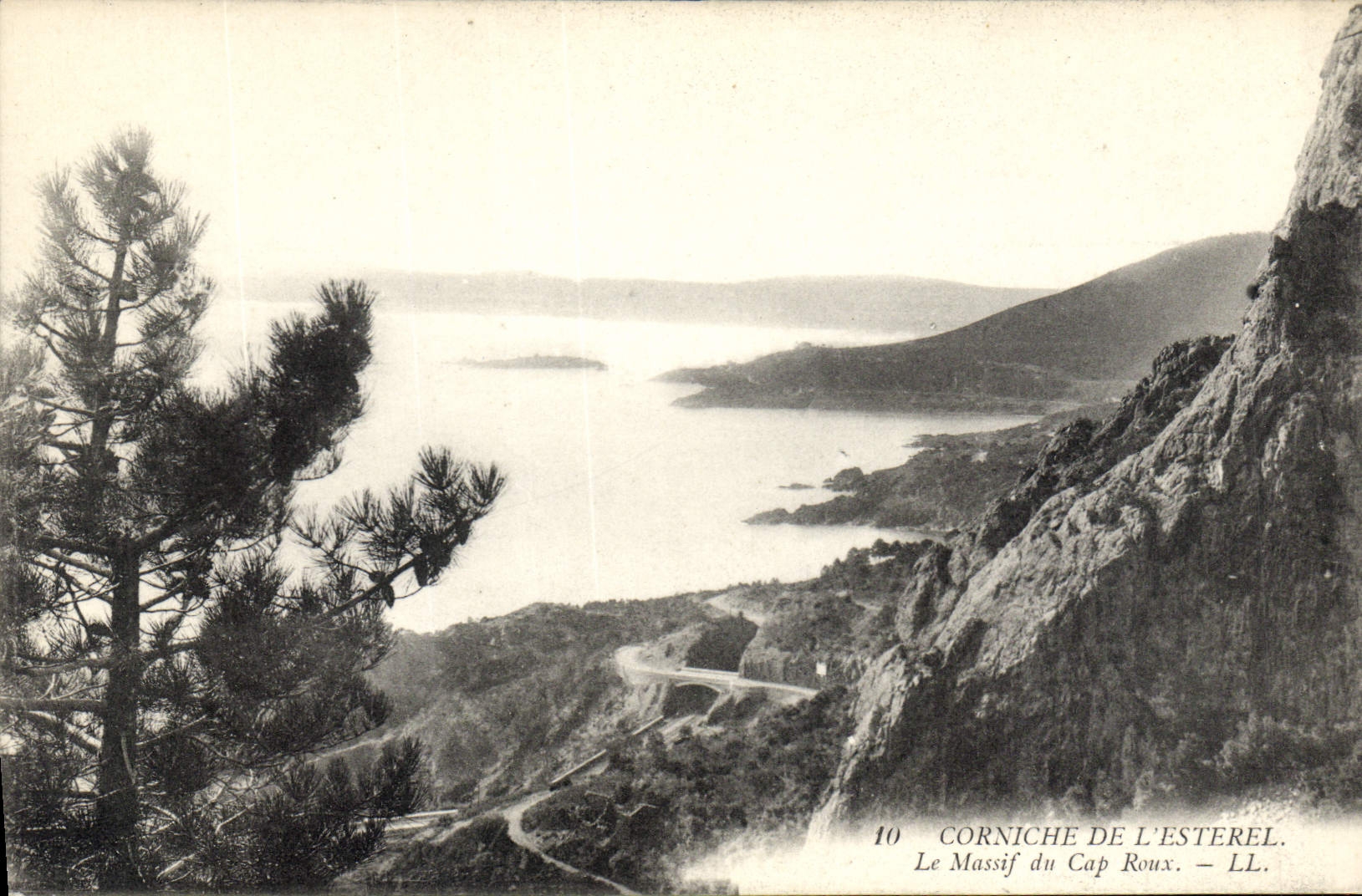 CPA Corniche de l'Esterel Le Massif du Cap Roux 