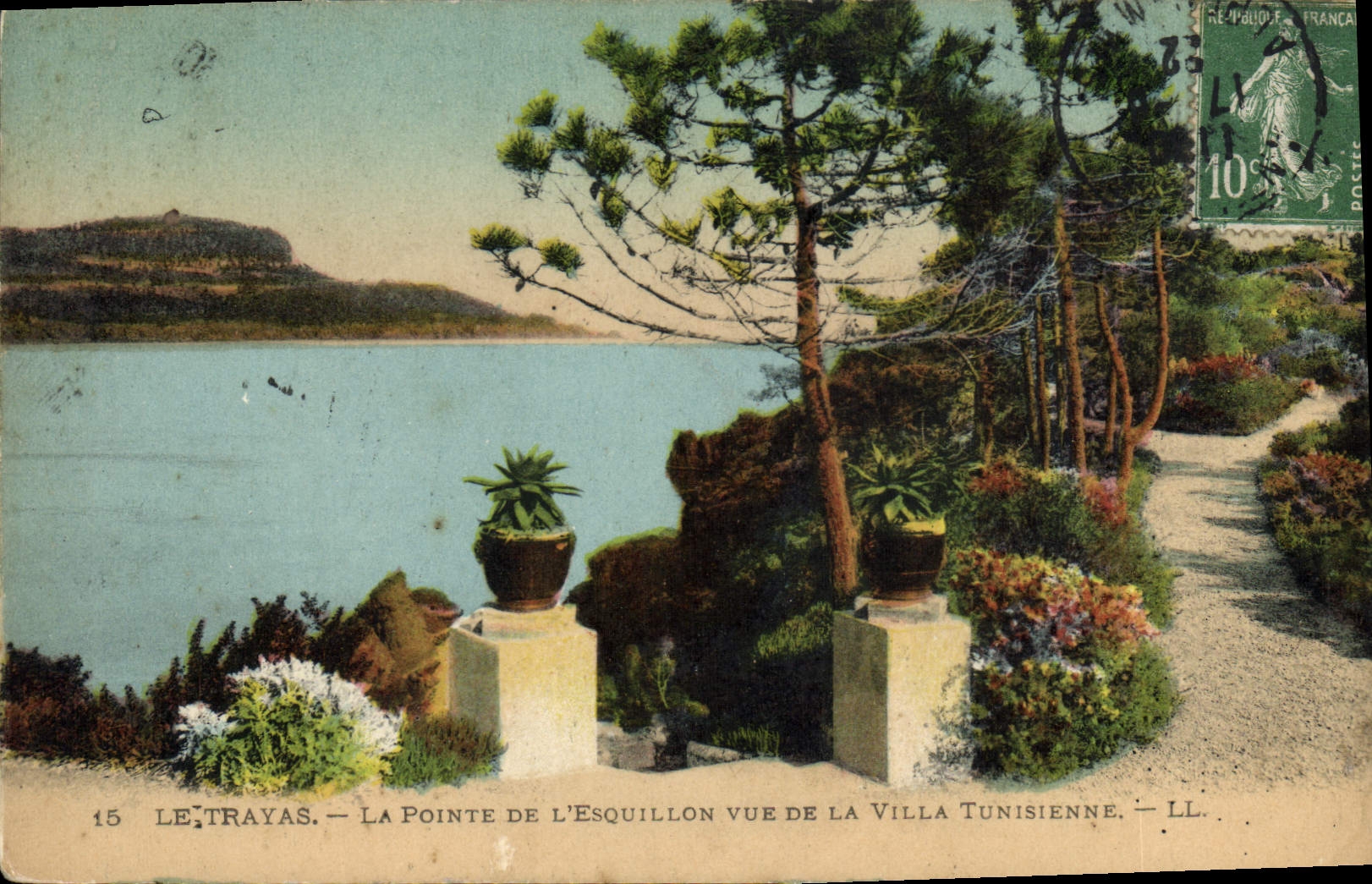 CPA Le Trayas La Pointe de l'Esquillon vue de la Villa Tunisienne 