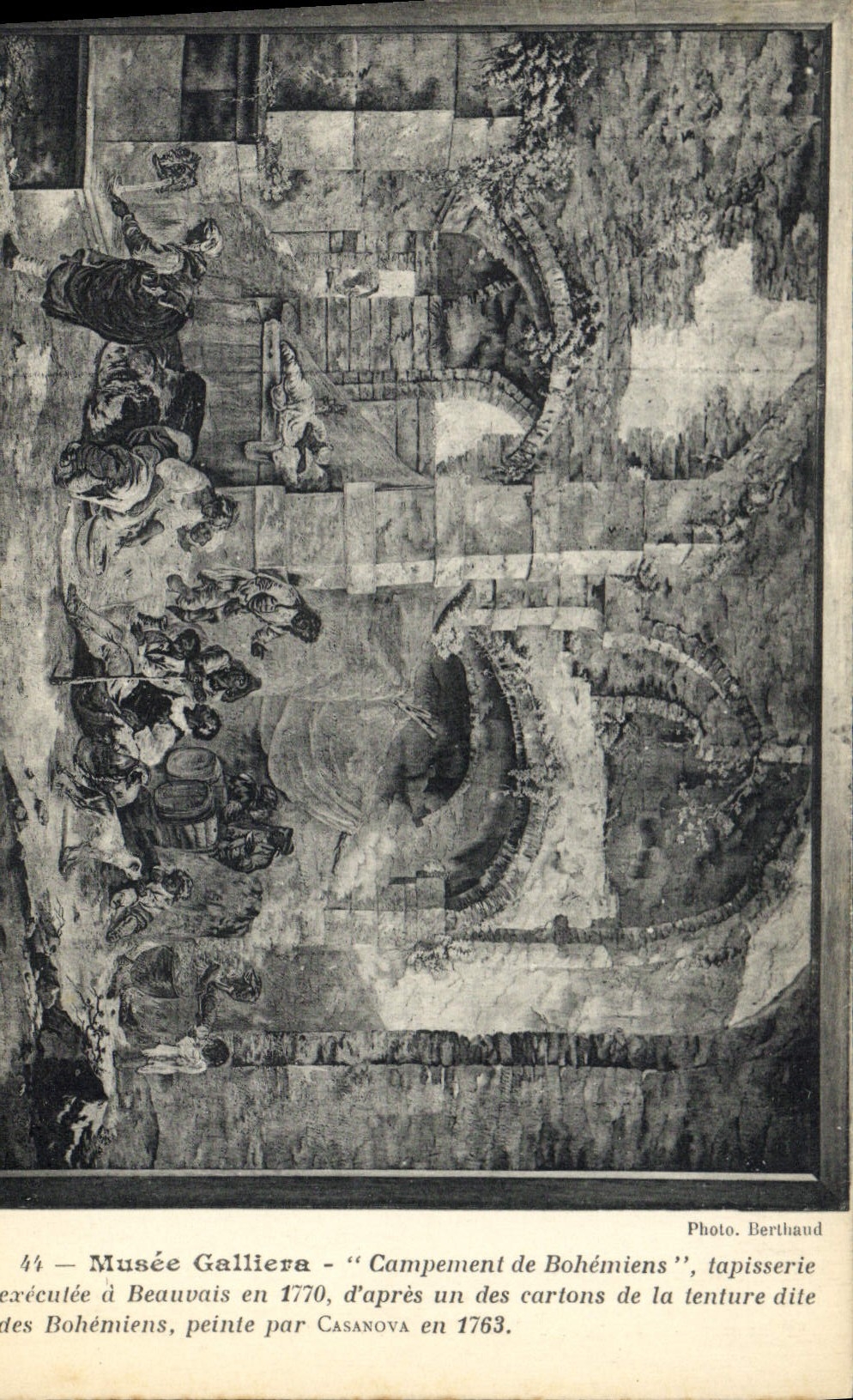 CPA Musee Galliera Campement de Bohemiens tapisserie executee a Beauvais 