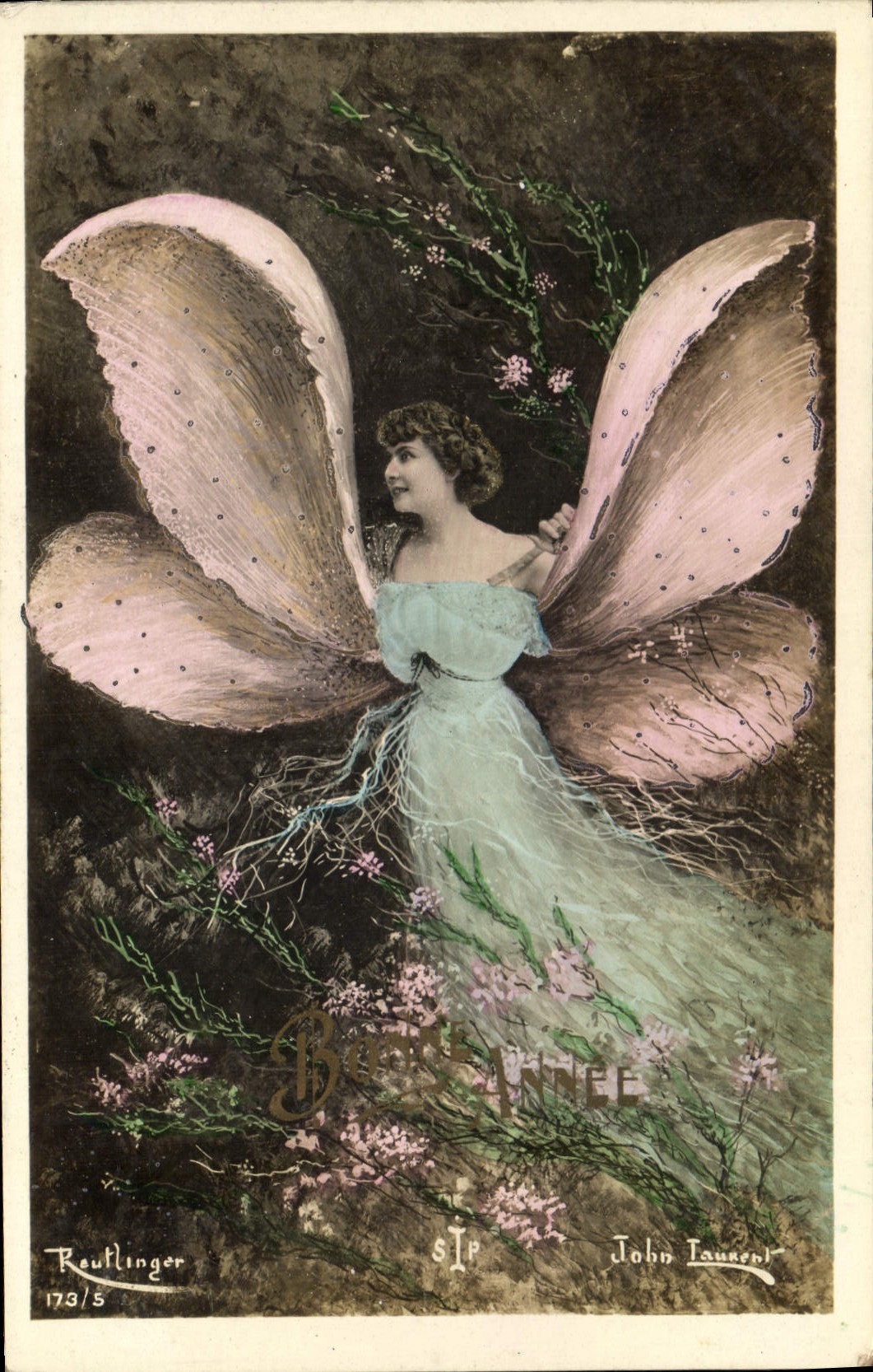 CPA Femme John Laurent Papillon