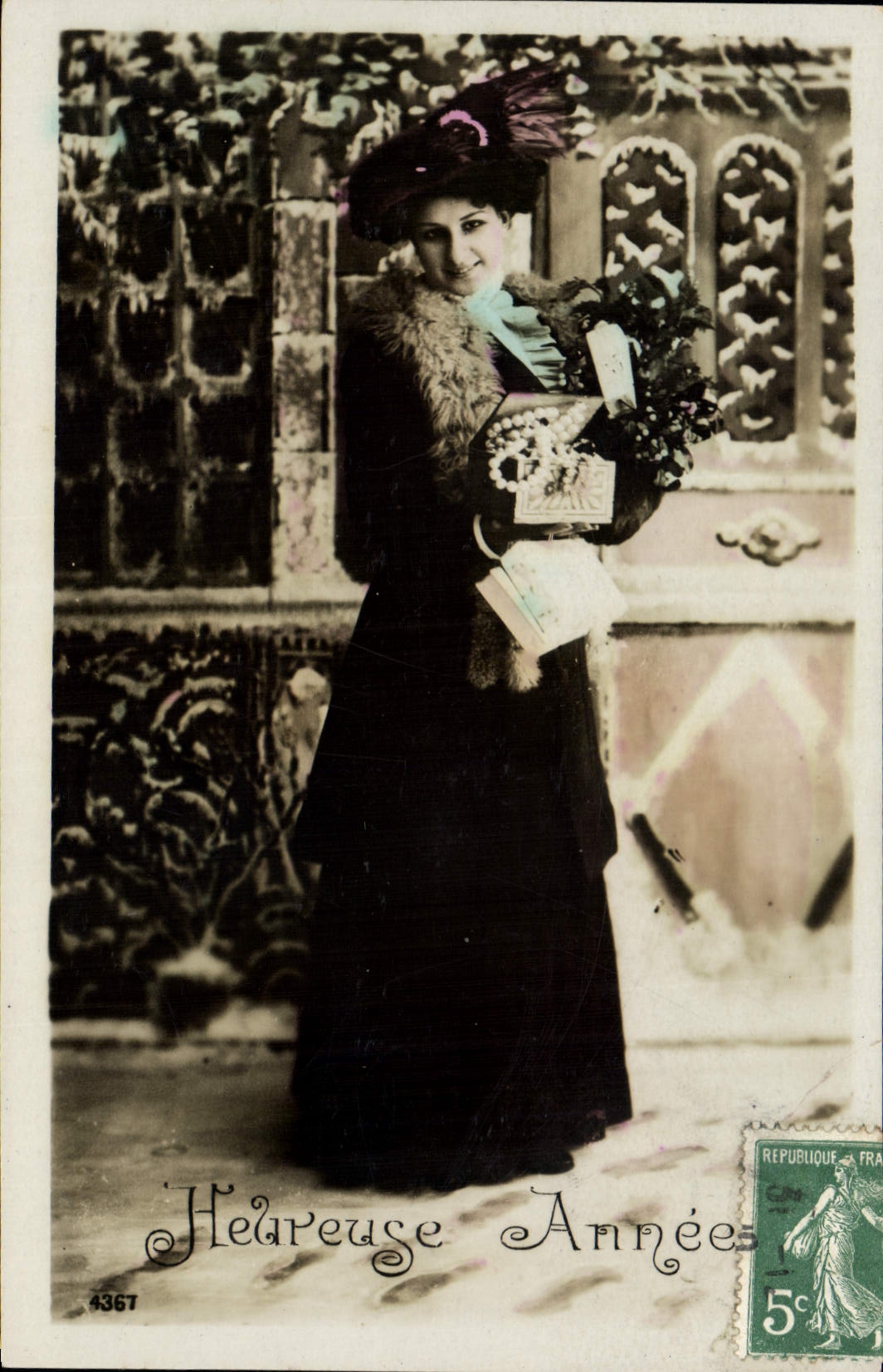 CPA Heureuse Annee Femme