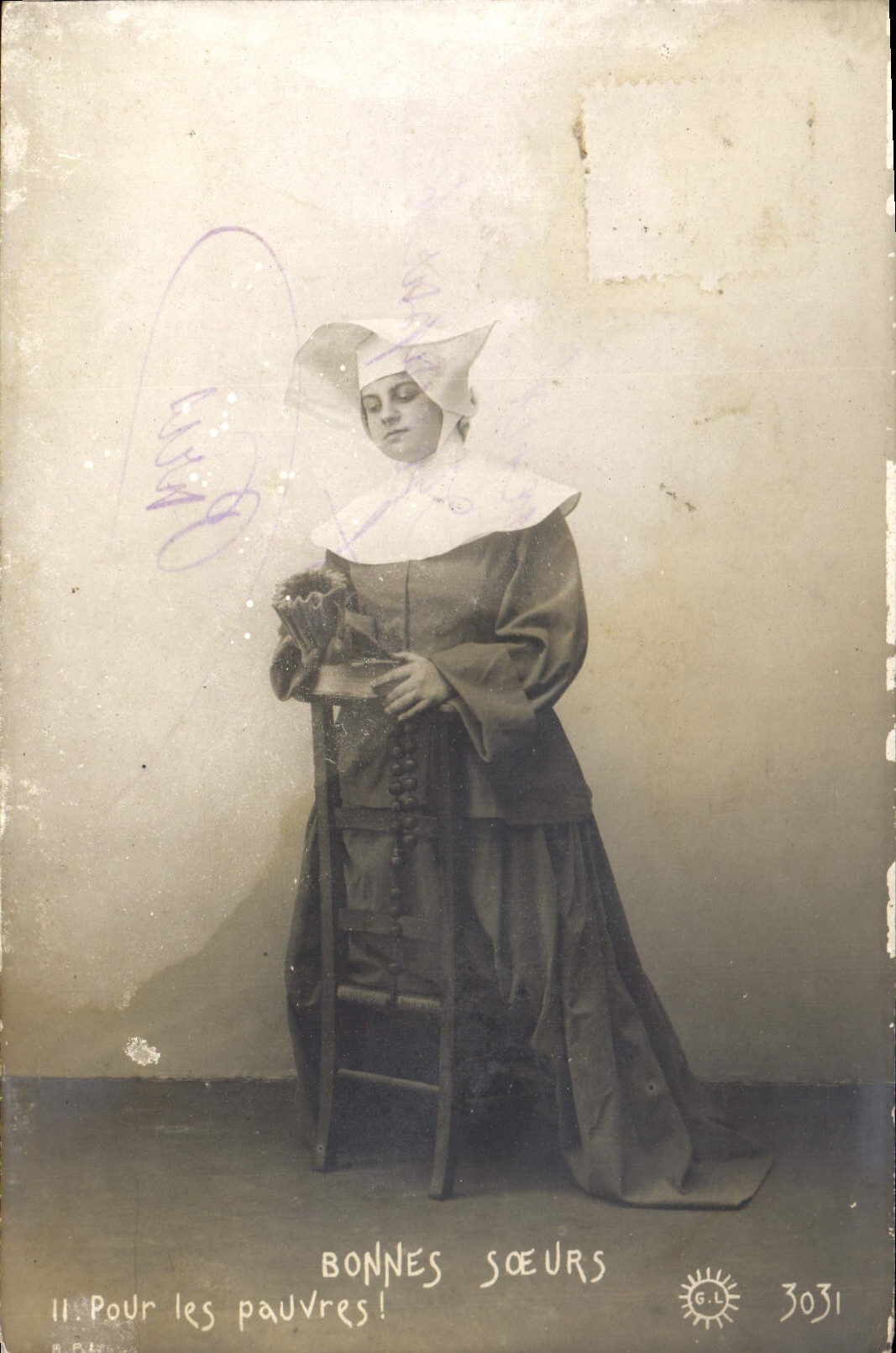 CPA Bonnes Soeurs Religieuse Femme