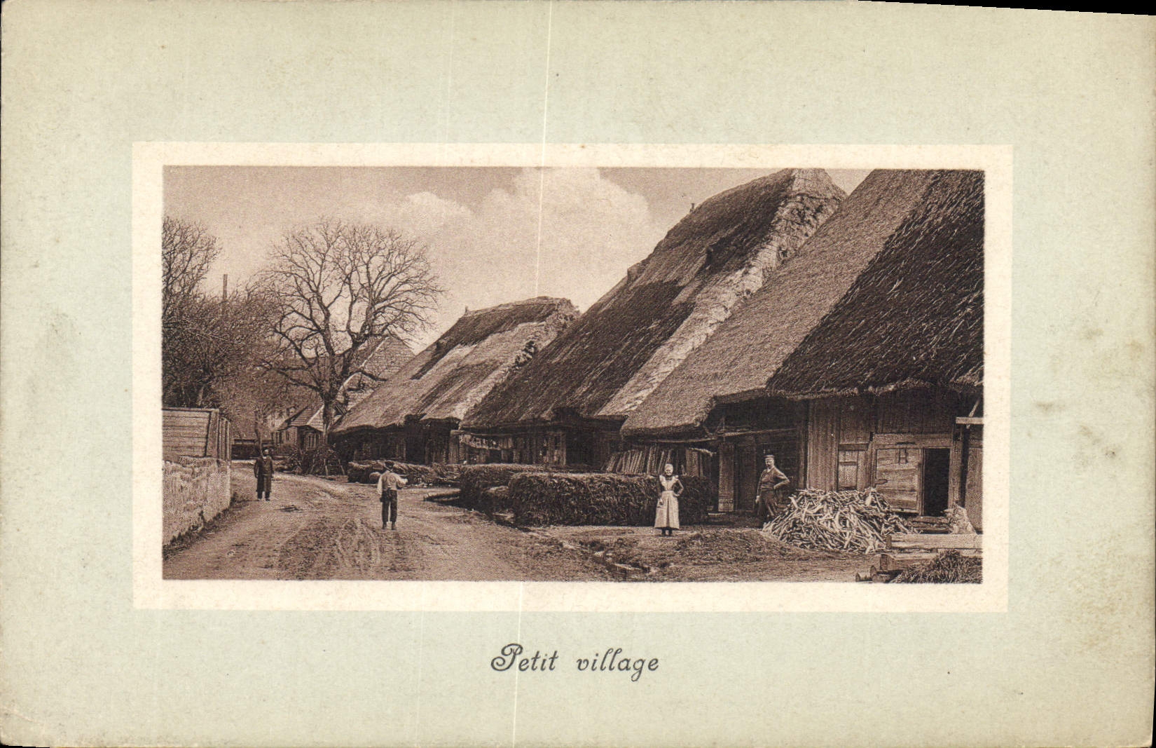 CPA Petit village 