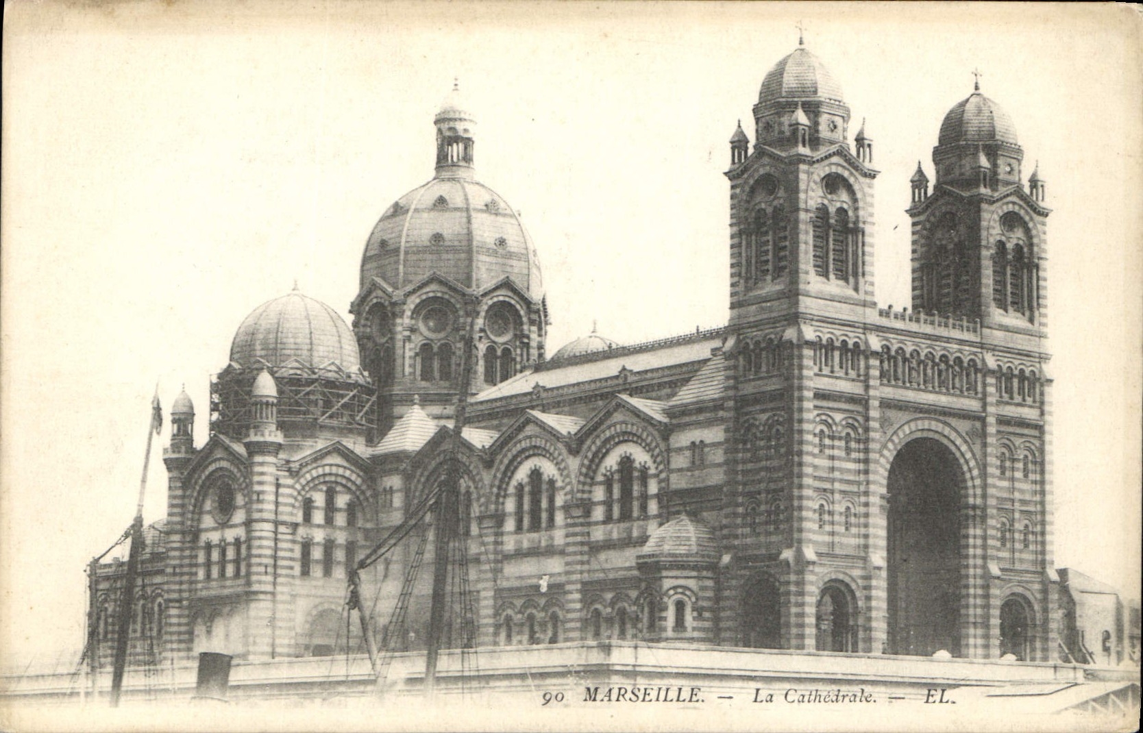 CPA Marseille la Cathedrale 