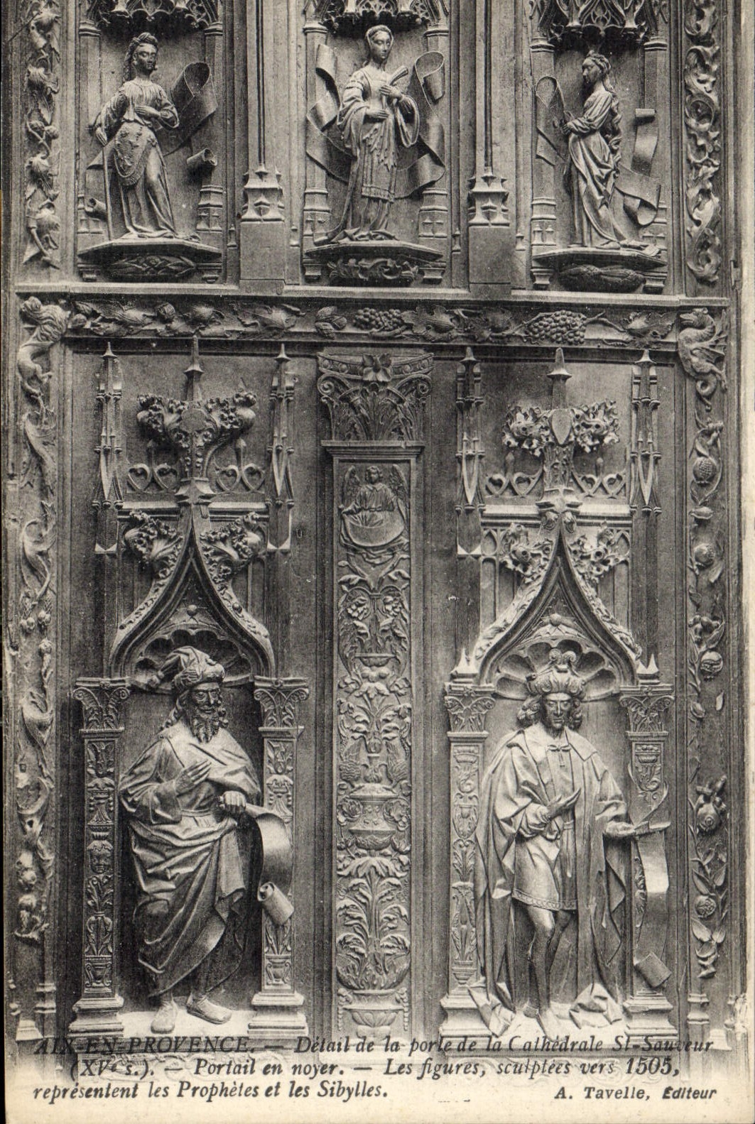 CPA Aix en Provence detail de la Porte de la Cathedrale St Sauveur XV siecle Portail en Noyer les Fi