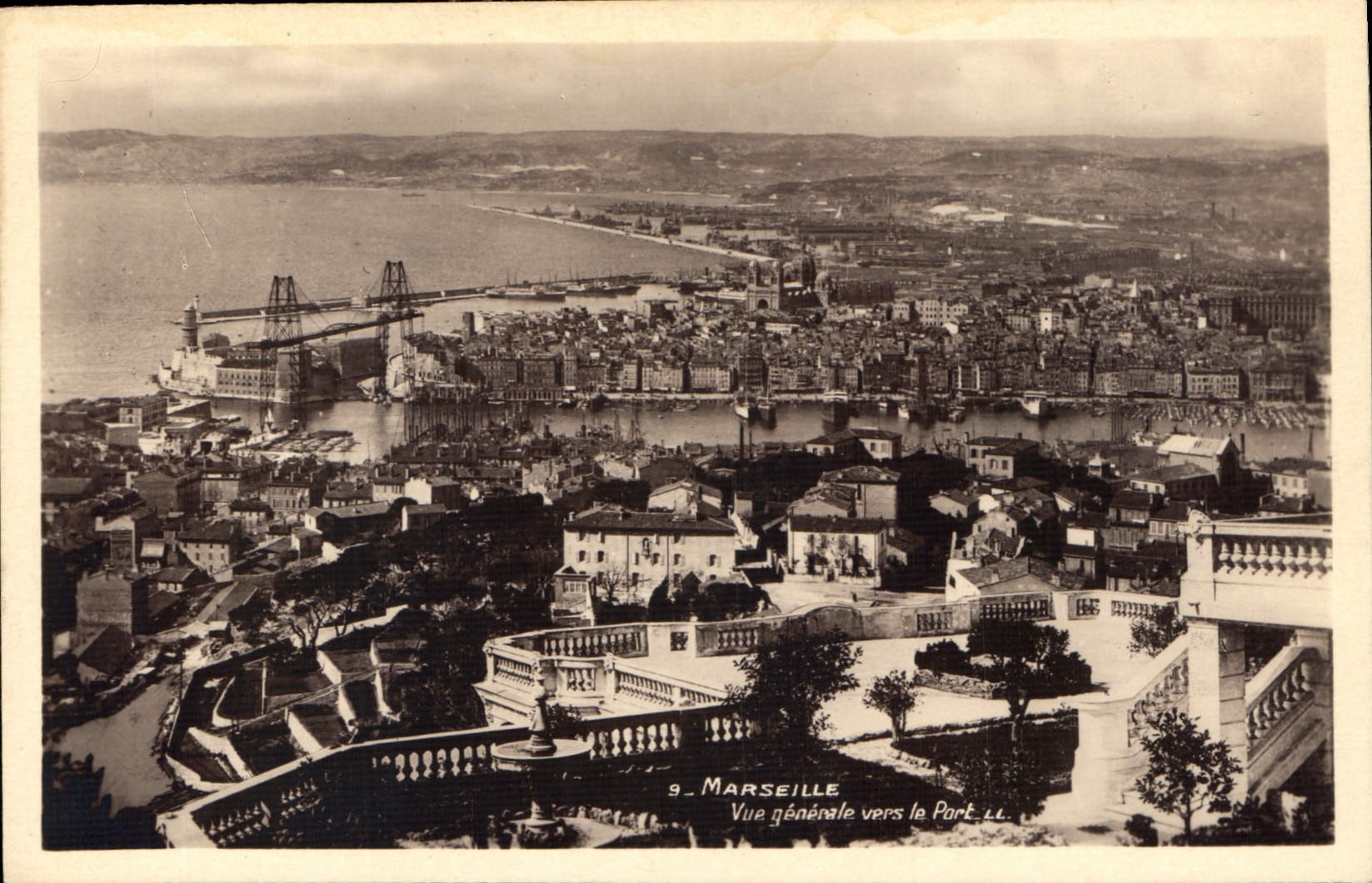 CPA Marseille vue generale vers le Port 