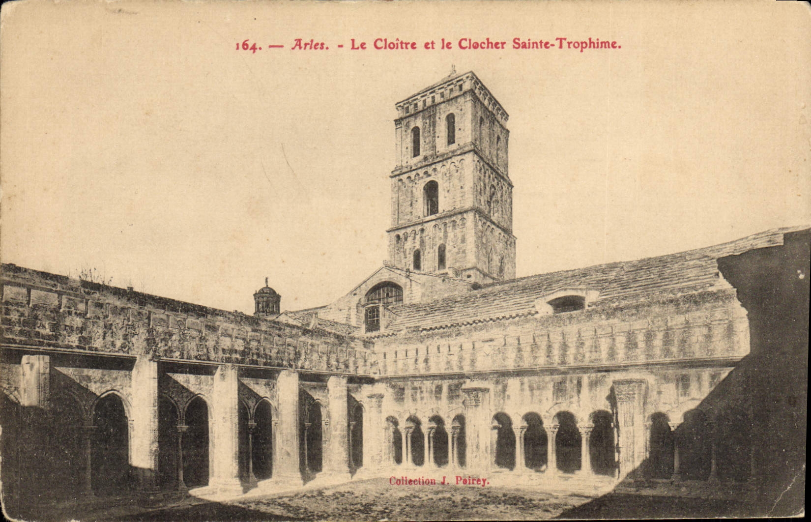 CPA Arles le Cloitre et le Clocher Sainte Trophime 