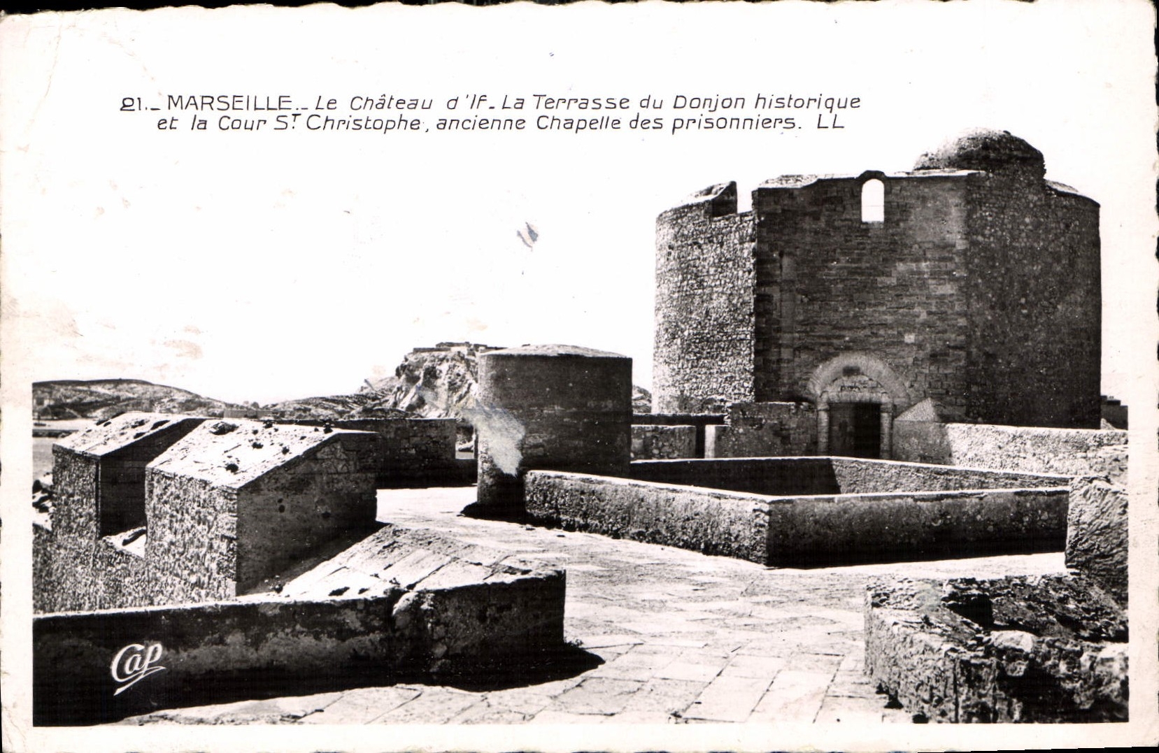 CPA Marseille le Chateau d'If la Terrasse du Donjon Historique et la Cour St Christophe ancienne Cha