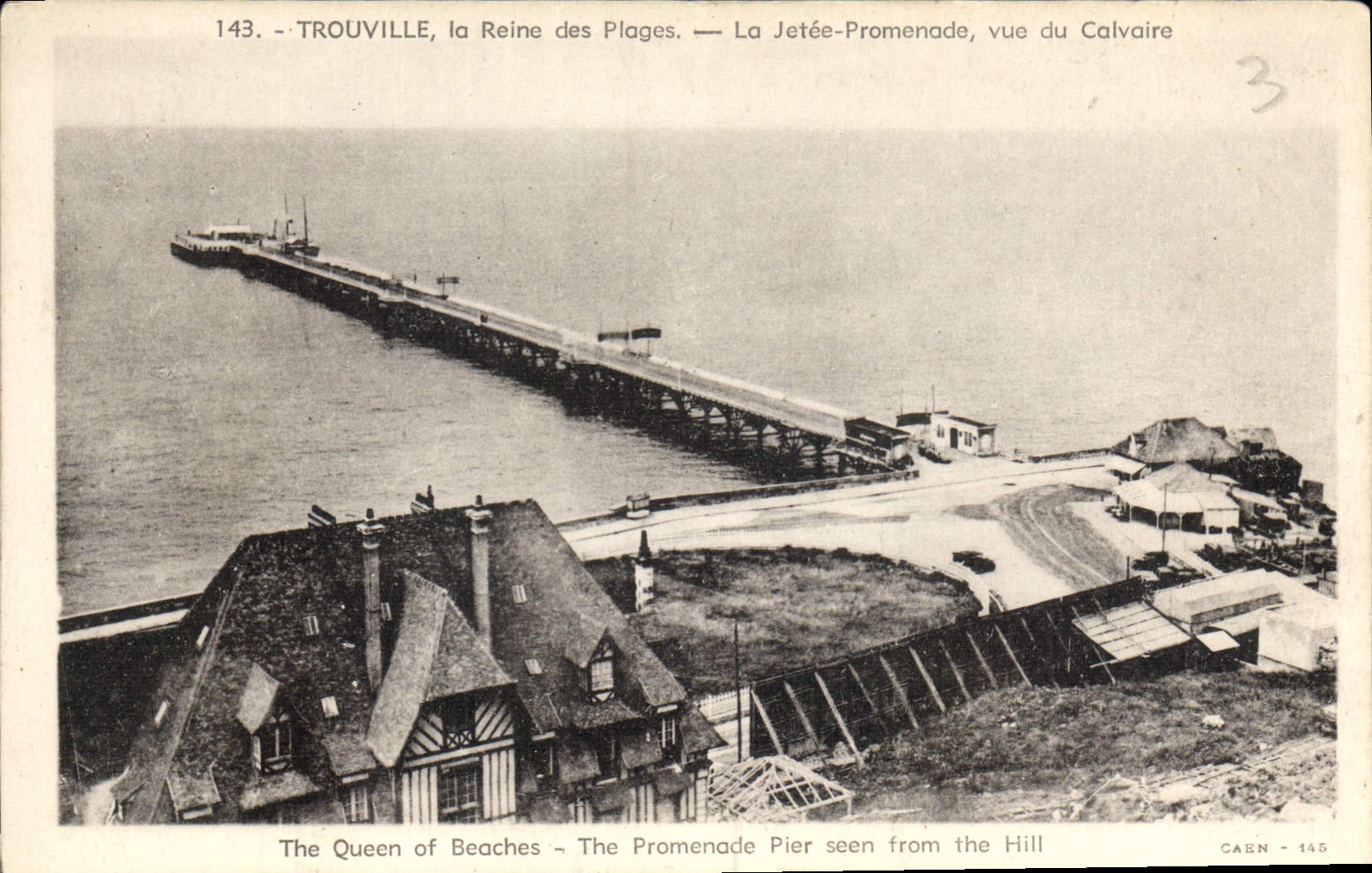 CPA Trouville la Reine des Plages la jetee Promenade vue du Calvaire 