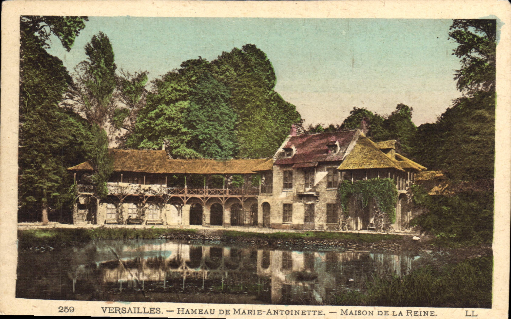CPA Versailles Hameau de Marie Antoinette Maison de la Reine 