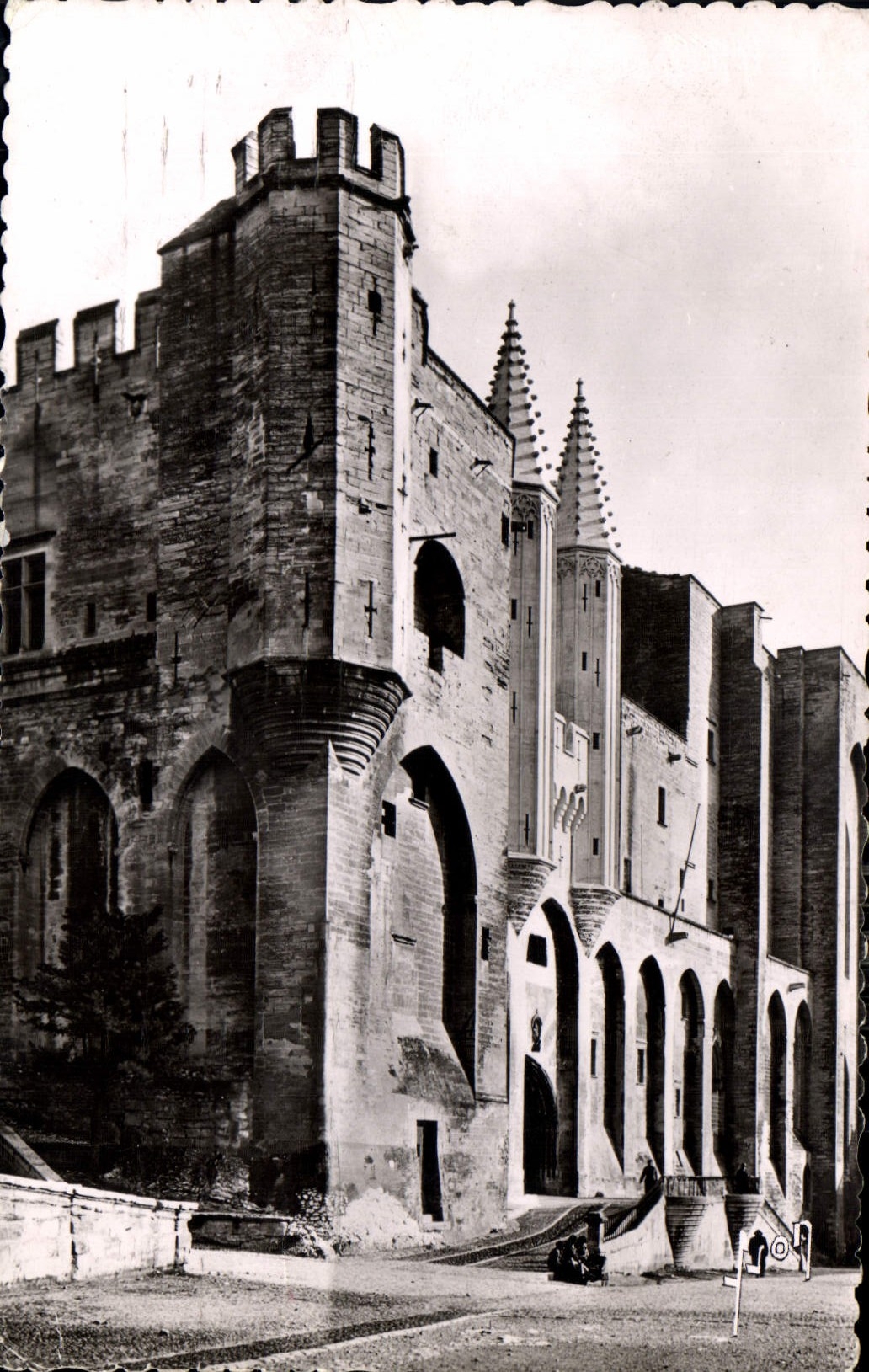 CPA Avignon Vacluse le Palais des Papes la Tour d'Angle