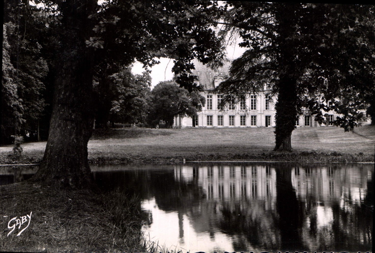 CPA Chateau d'Anet E et L les bords de l'Eure dans le Parc