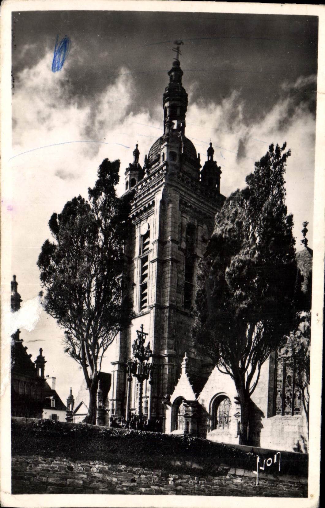 CPA St Thegonnec Finistere l'Eglise XVII siecle 