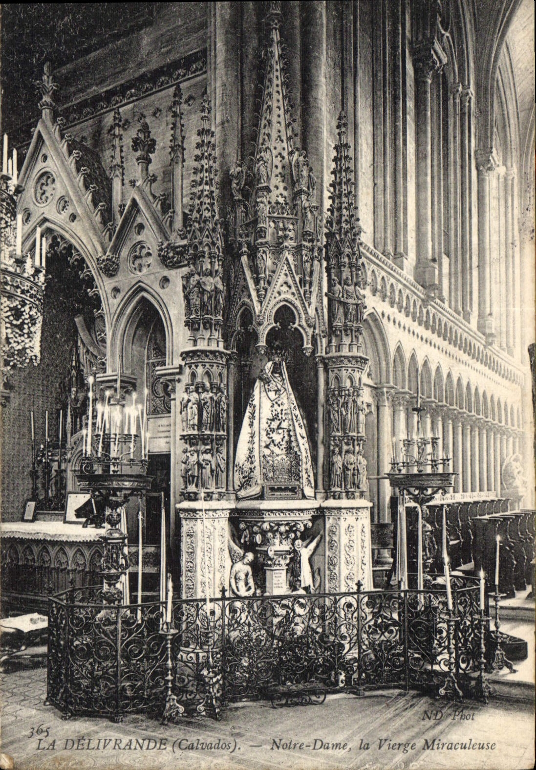 CPA La Delivrande Calvados Notre Dame la Vierge Miraculeuse