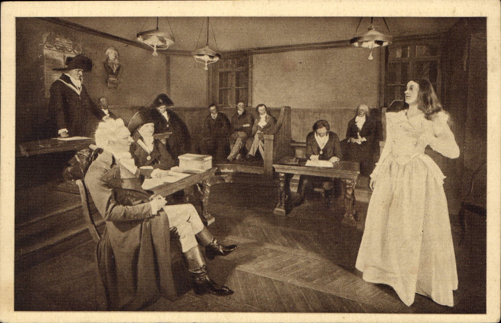 CPA Musee Grevin M Roland devant le Tribunal revolutionnaire 