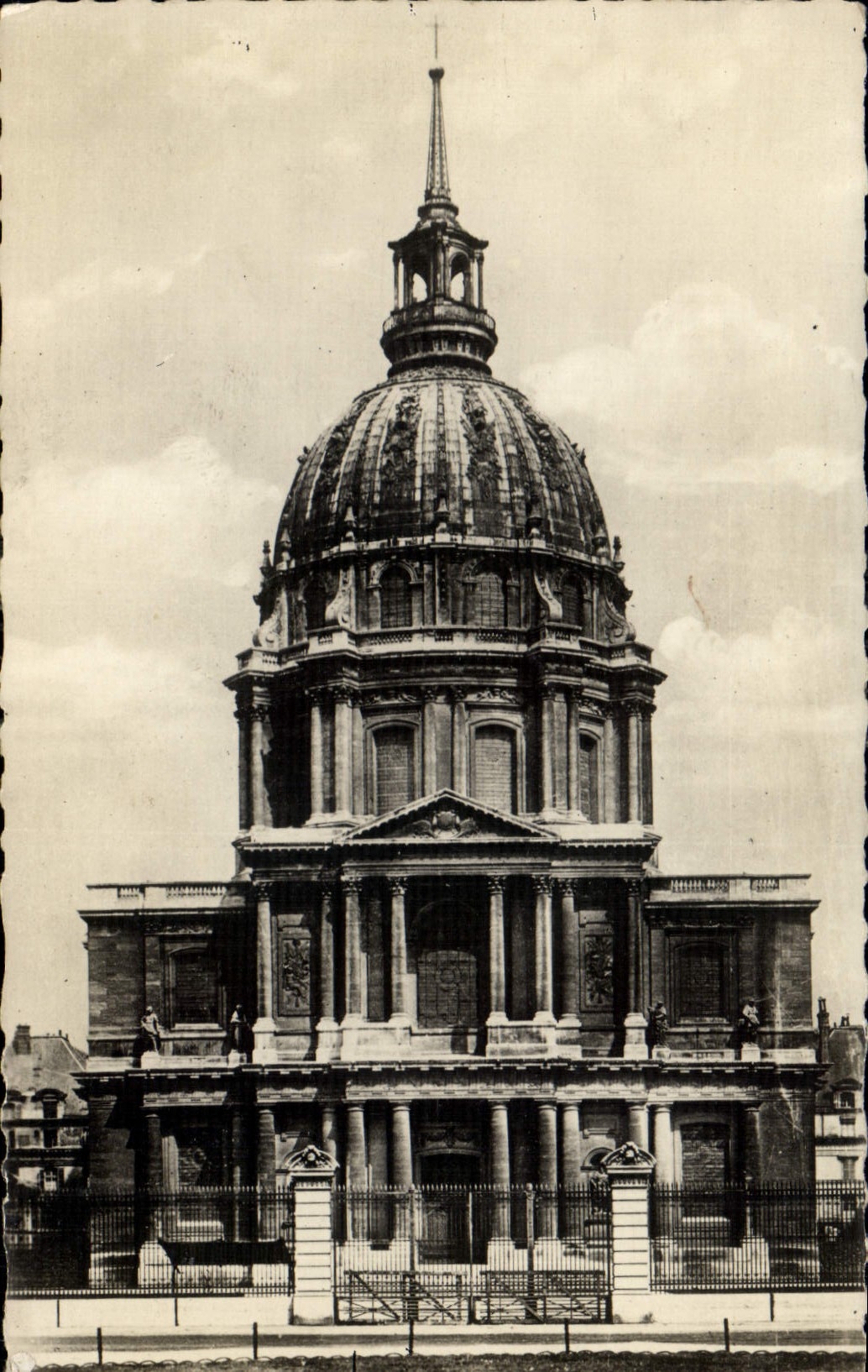 CPA Paris la Dome des Invalides 