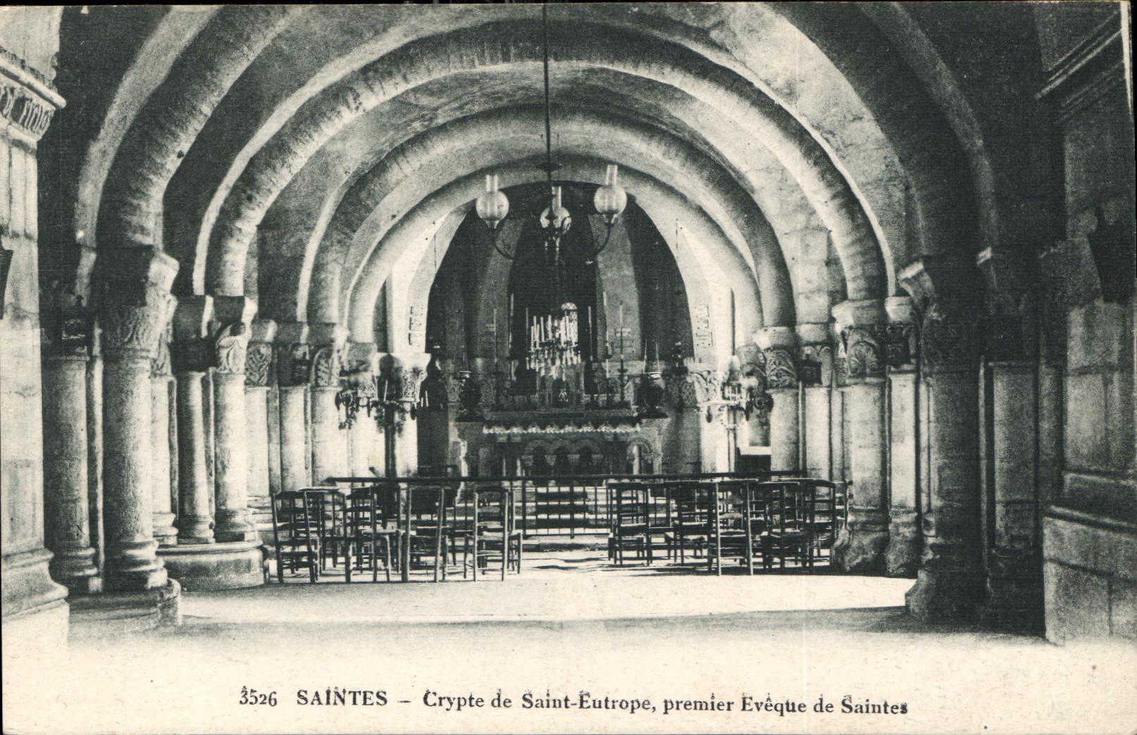 CPA Saintes Crypte de Saint Eutrope premier Eveque de Saintes