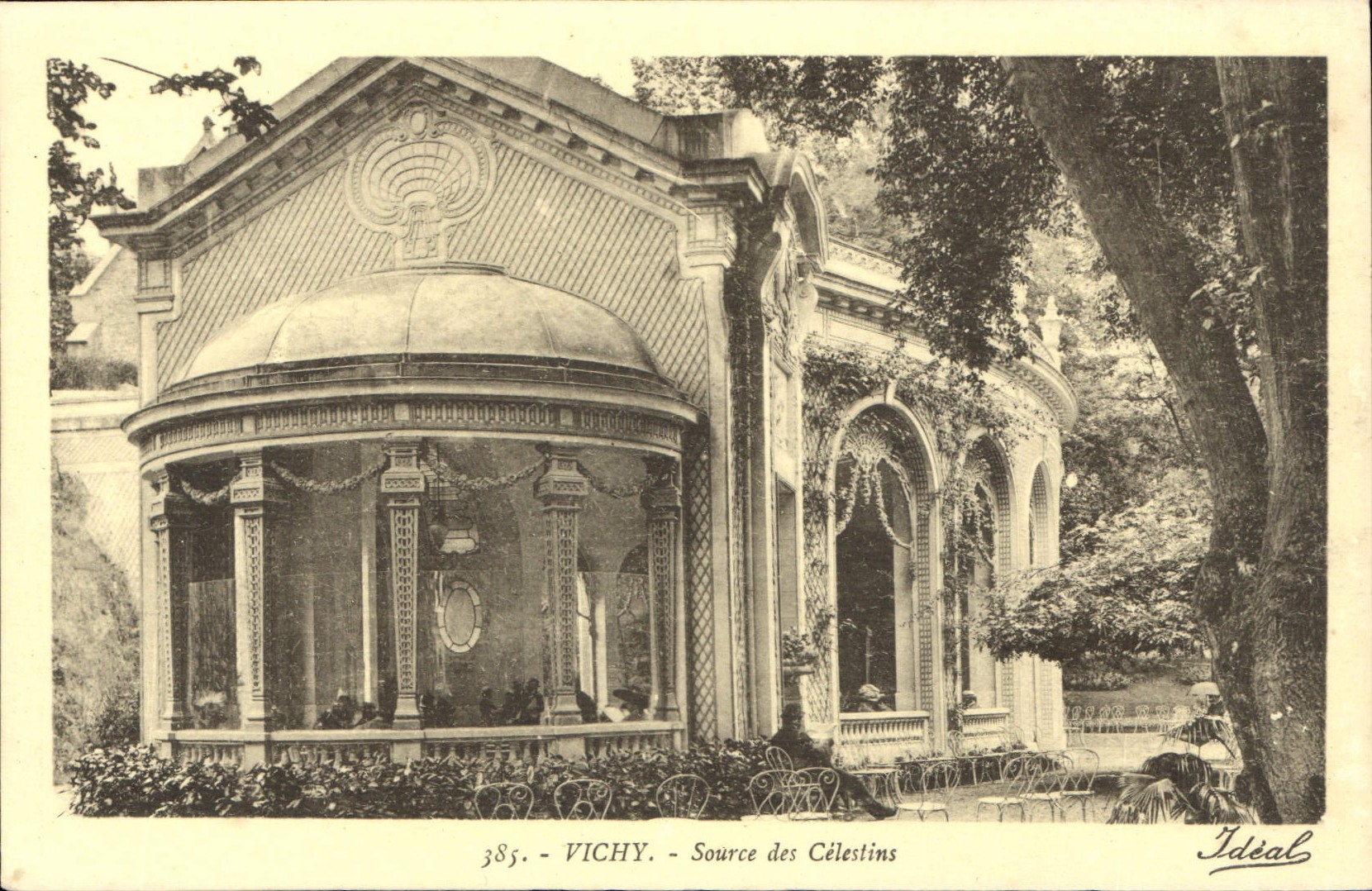 CPA Vichy Source des Celestins 