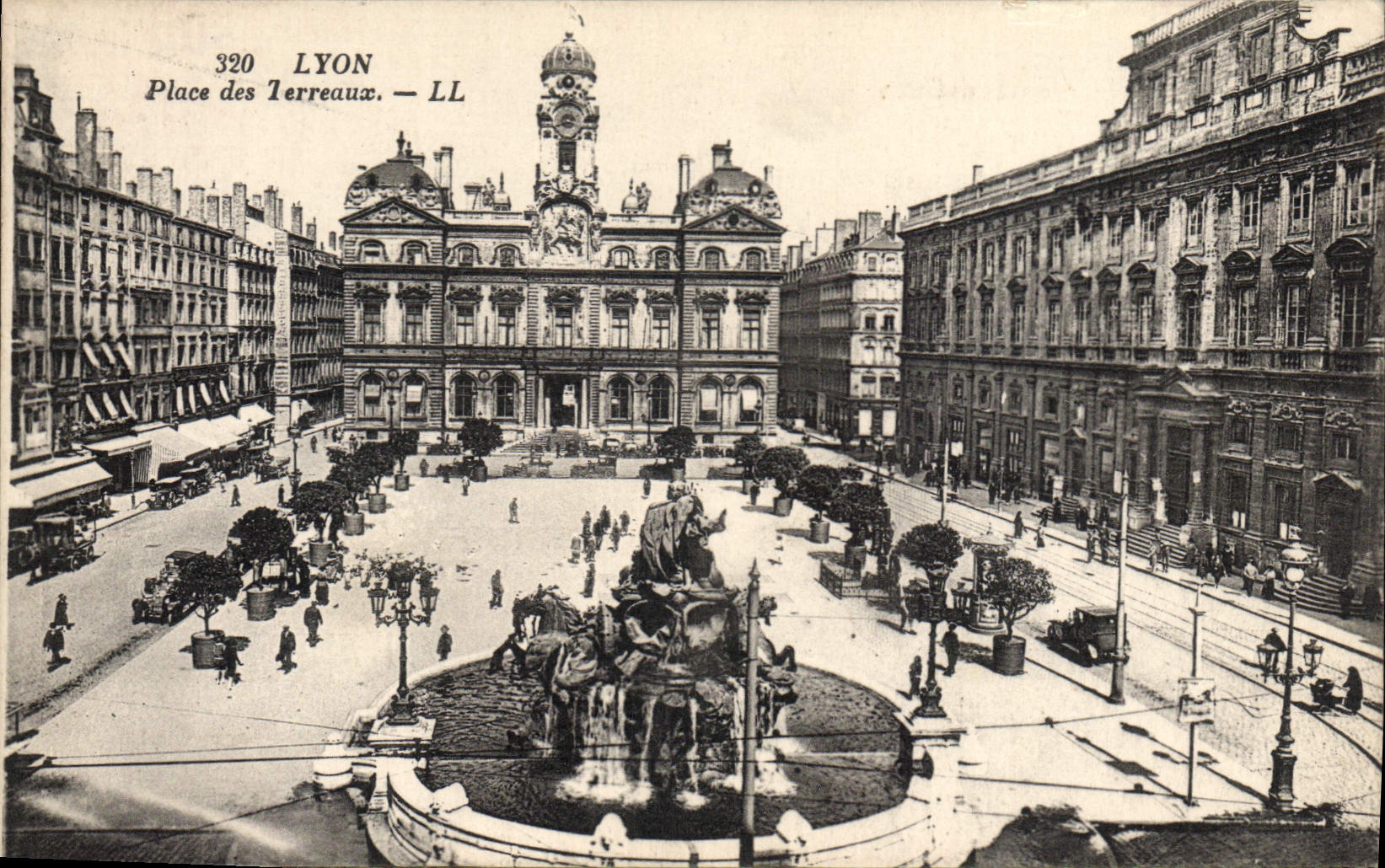 CPA Lyon Place des terreaux 