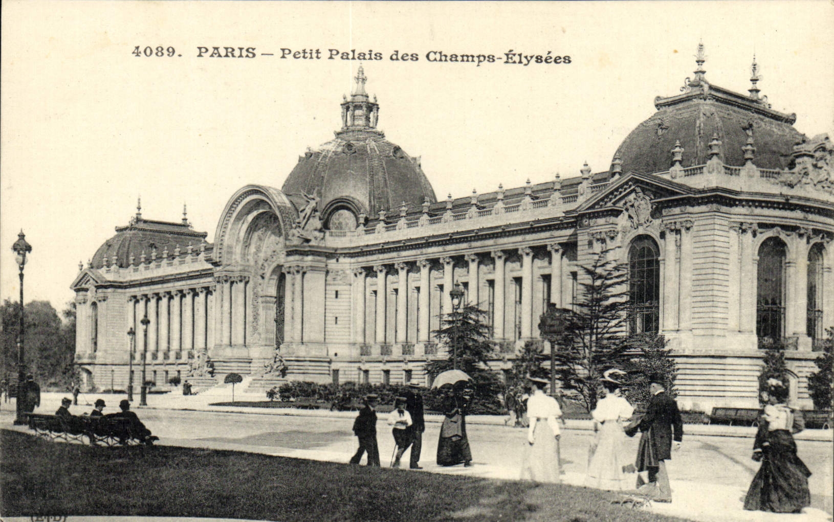 CPA Paris Petit Palais des Champs Elysees 