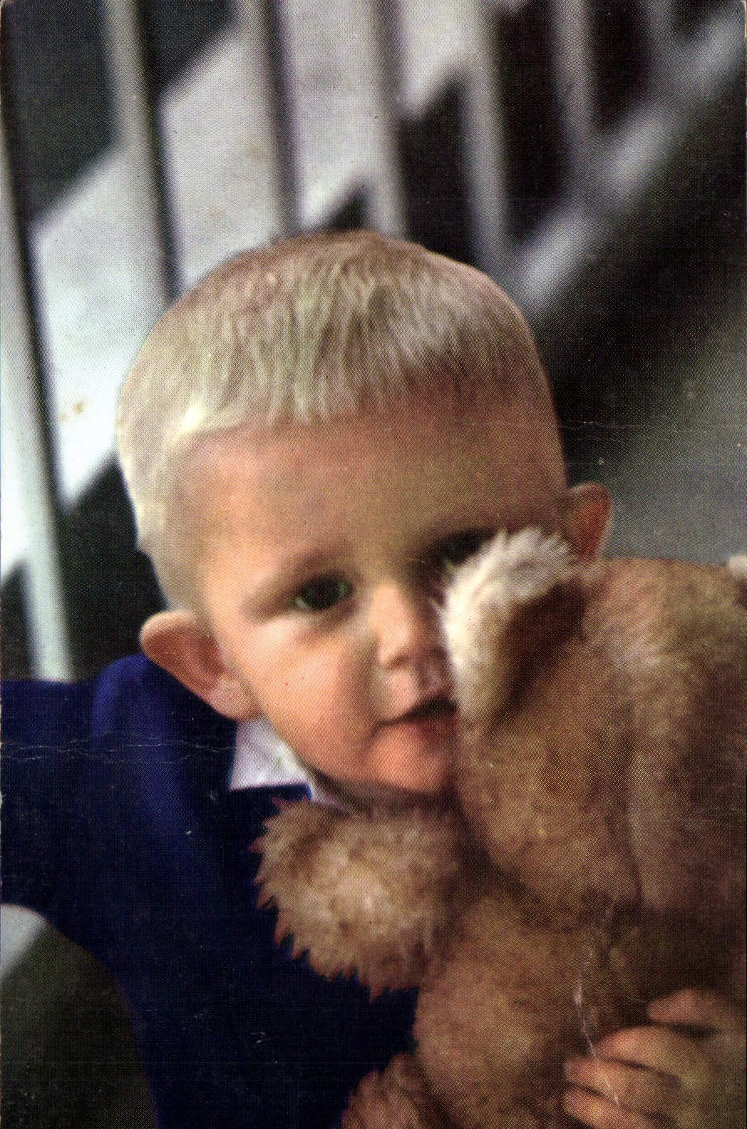 CPM Enfant Ours en peluche