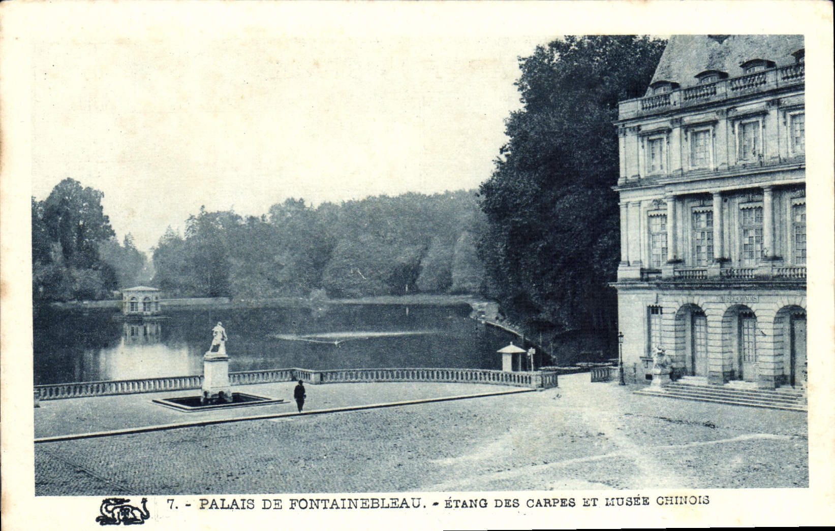 CPA Palais de Fontainebleau Etang des Carpes et Musee Chinois 
