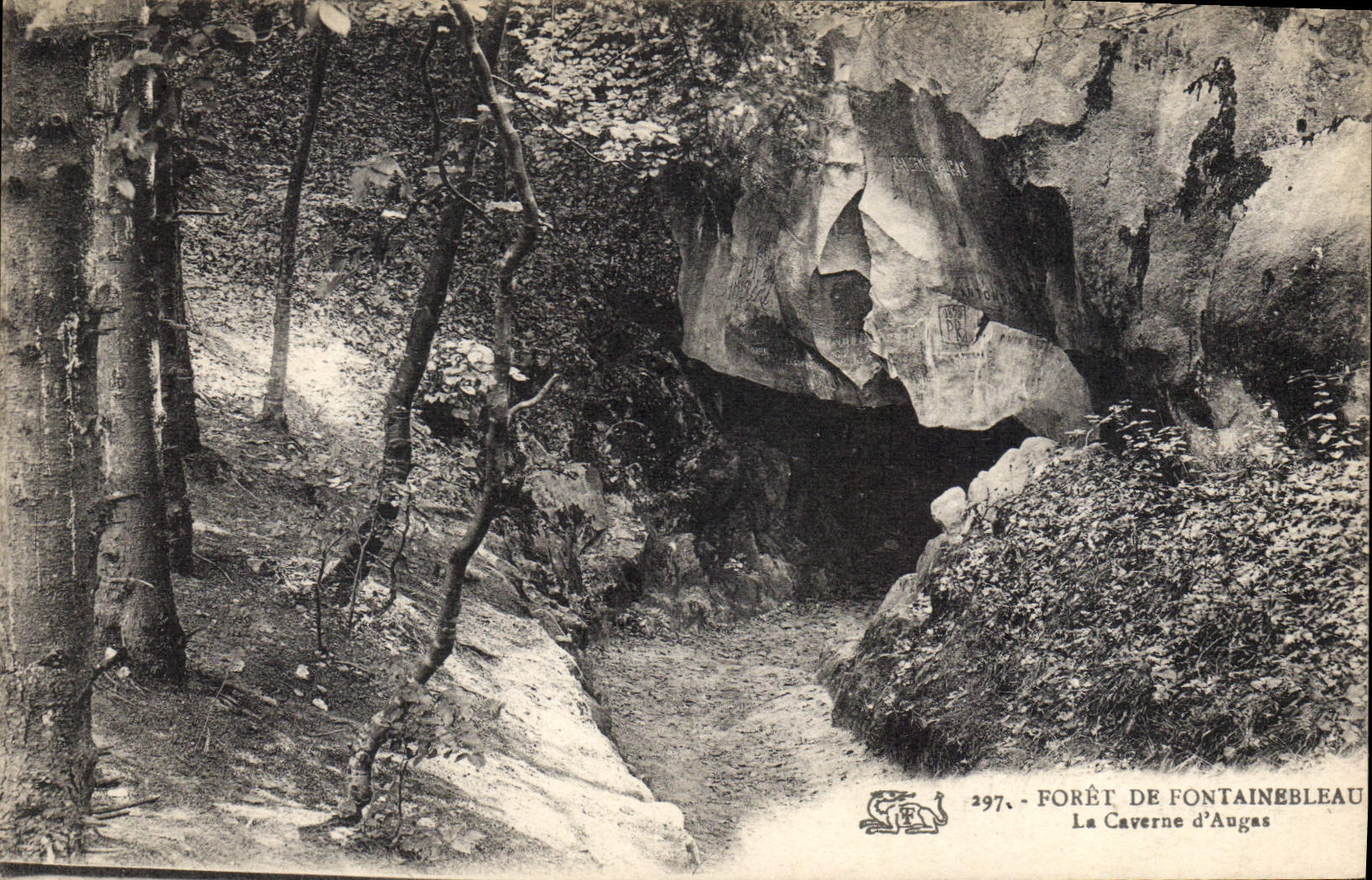 CPA Foret de Fontainebleau la Caverne d'Augas