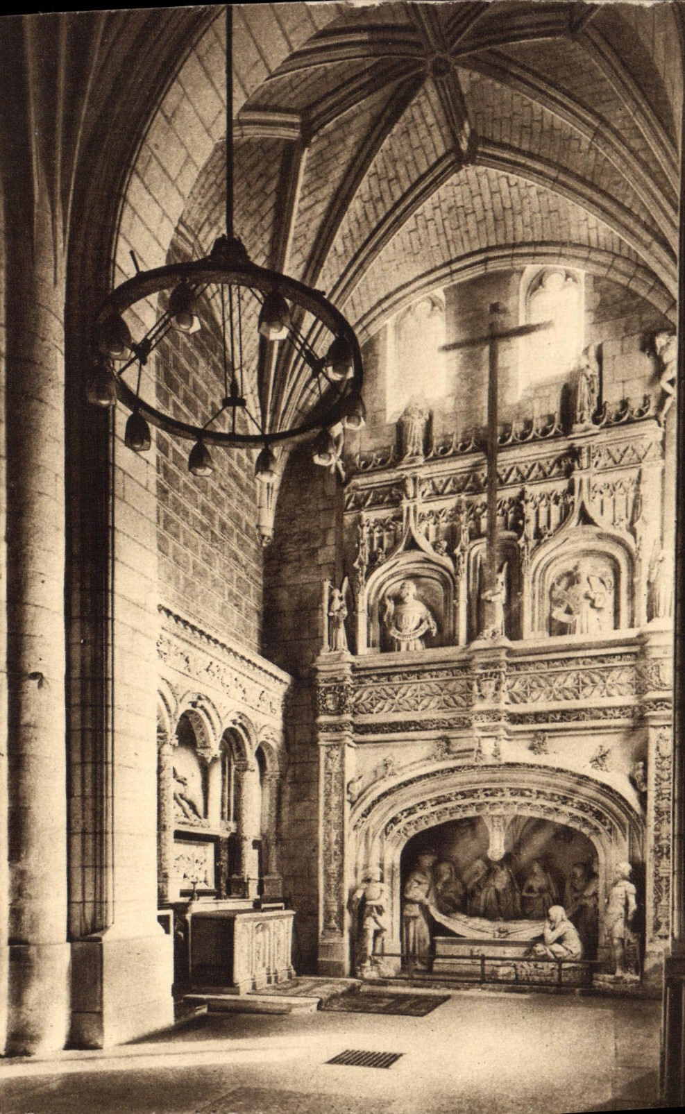 CPA Les Saints de Solesmes l'Ensevelissement du Christ 1496 Transept de Droite 