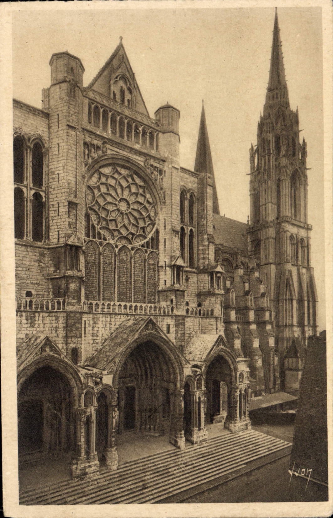 CPA Chartres Eure et Loir le Portail Nord et la Fleche