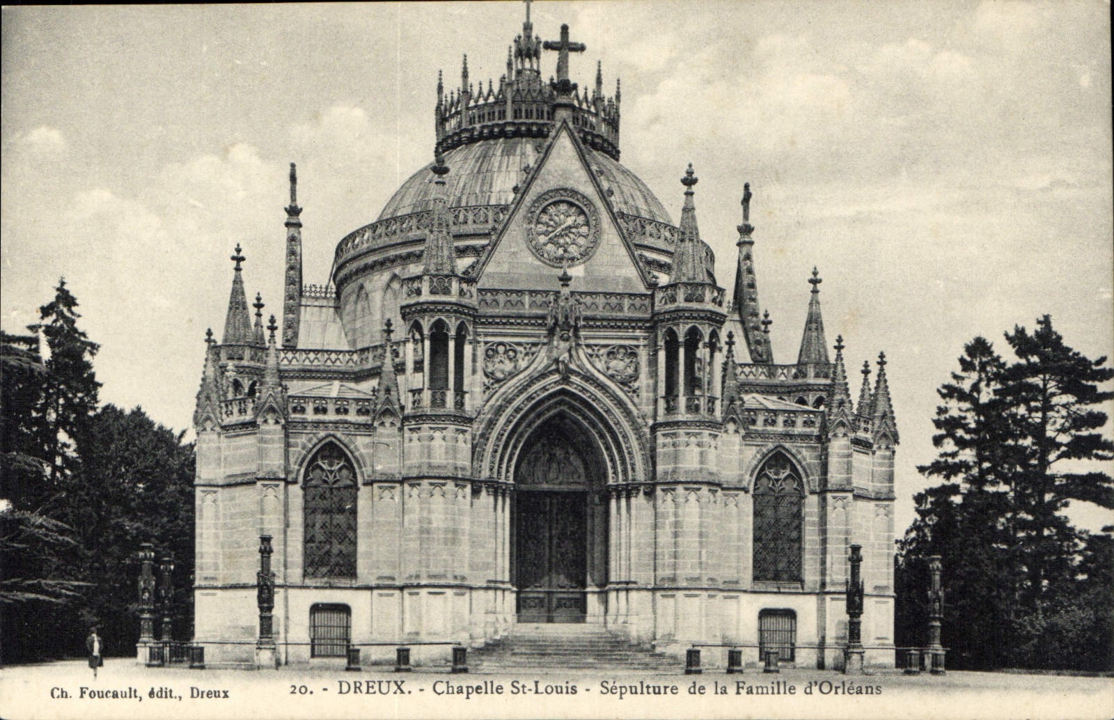 CPA Dreux Chapelle St Louis Sepulture de la Famille d'Orleans 