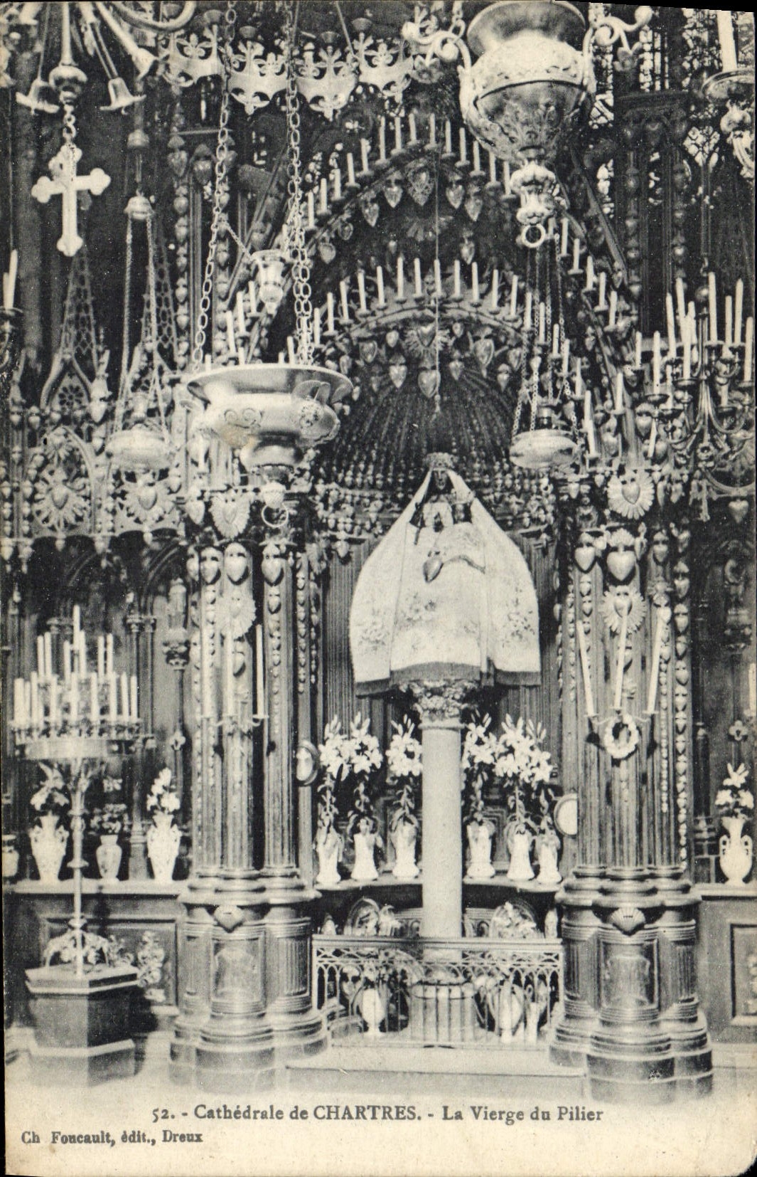 CPA Cathedrale de Chartres la vierge du Pilier 