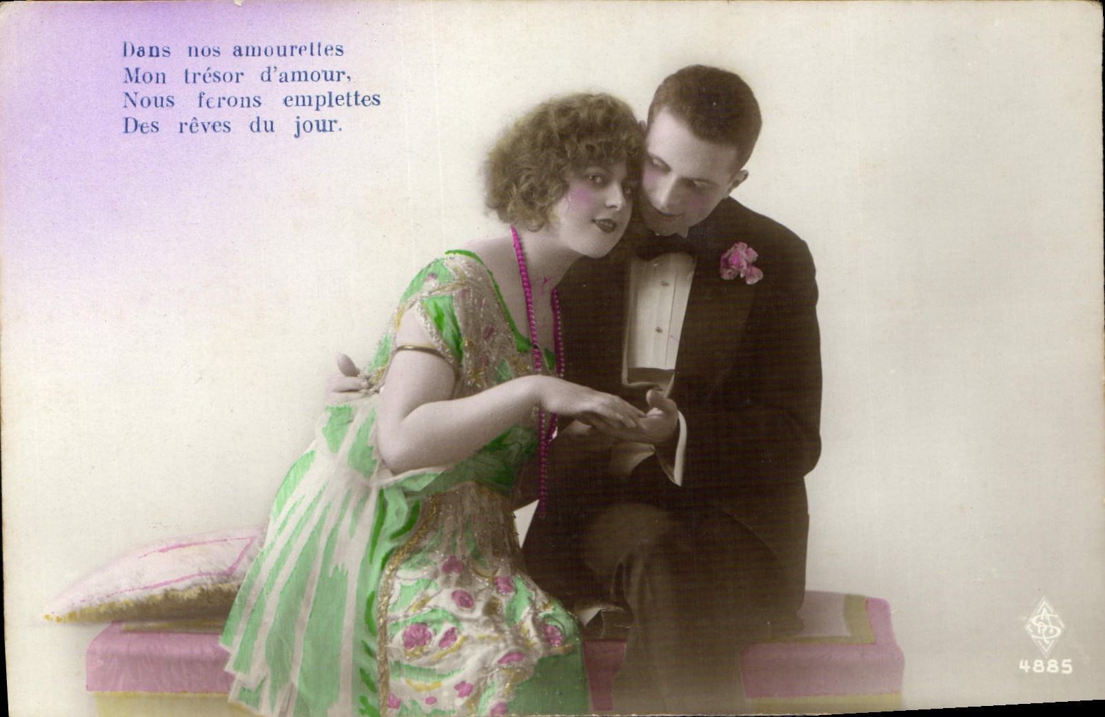 CPA Dans nos amourettes mon tresor d'amour nous ferons emplettes des reves du jour Femme