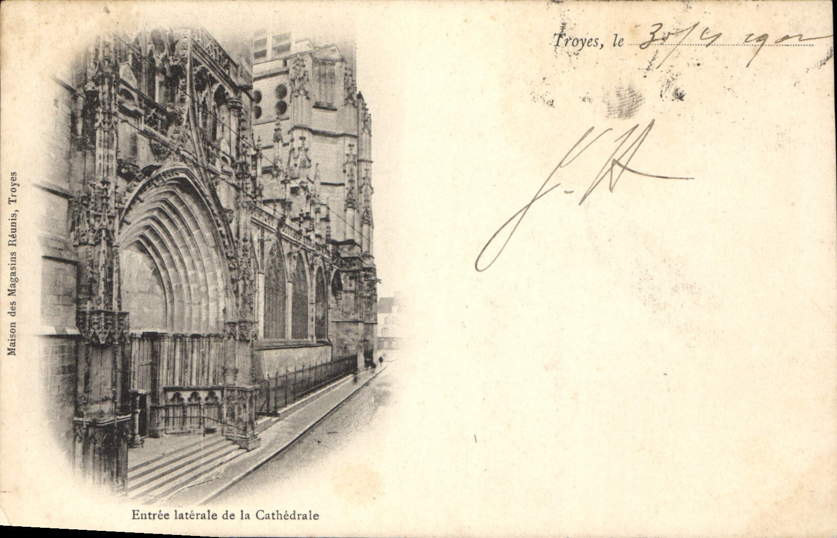 CPA Troyes l'Entree laterale de la Cathedrale