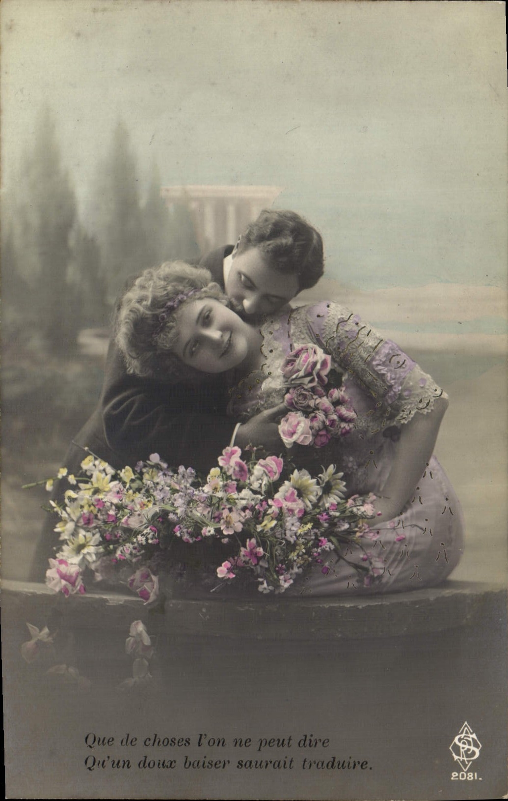 CPA Que de choses l'on ne peut dire qu'un doux baiser saurait traduire Femme