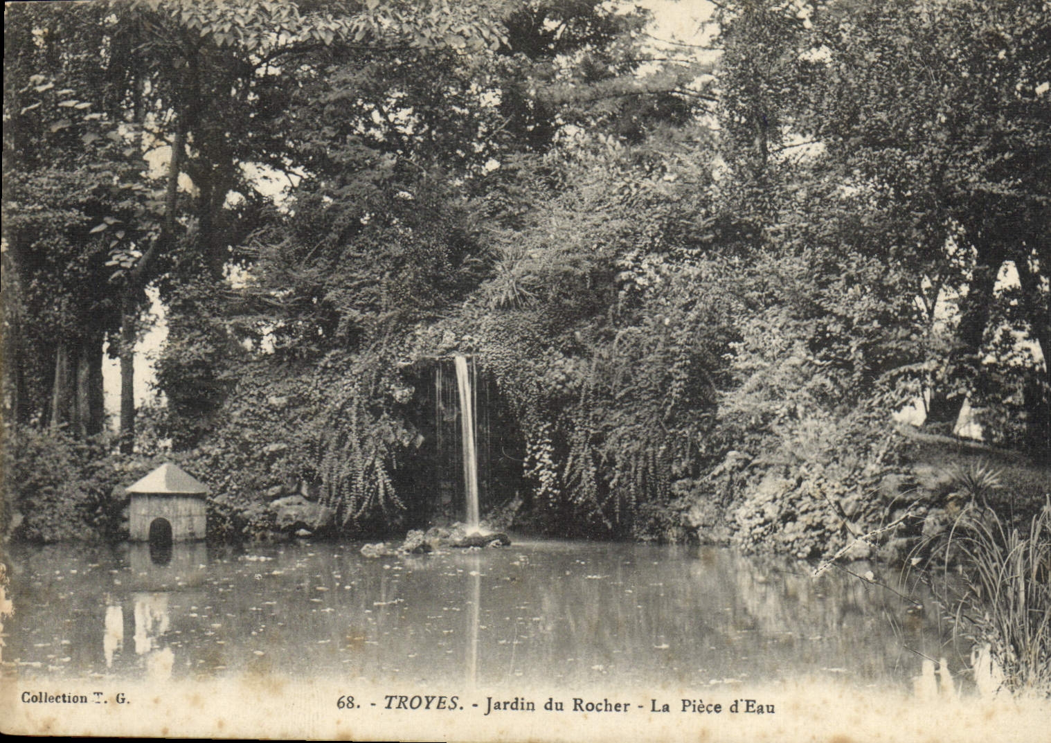 CPA Troyes Jardin du Rocher la Piece d'Eau