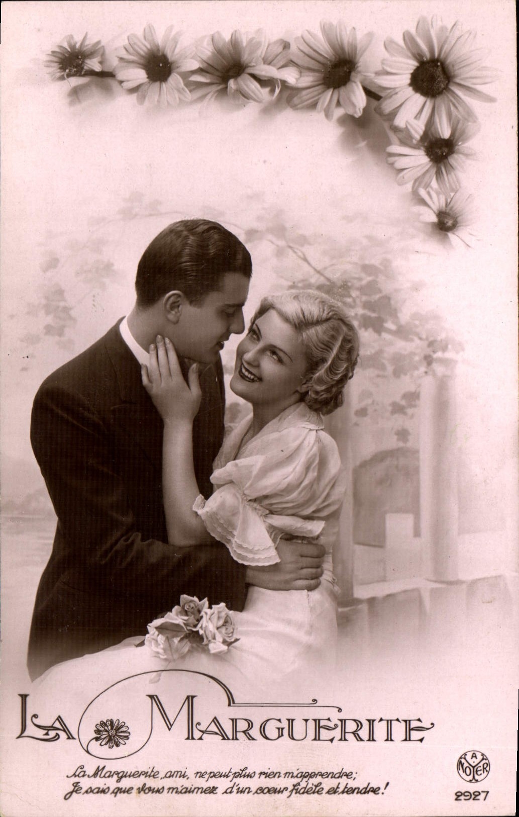 CPA La Marguerite Femme