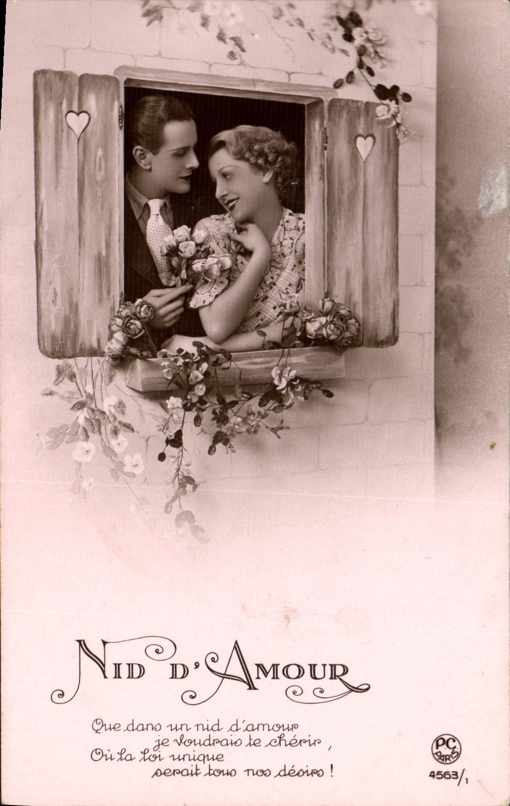 CPA Nid d'Amour Femme