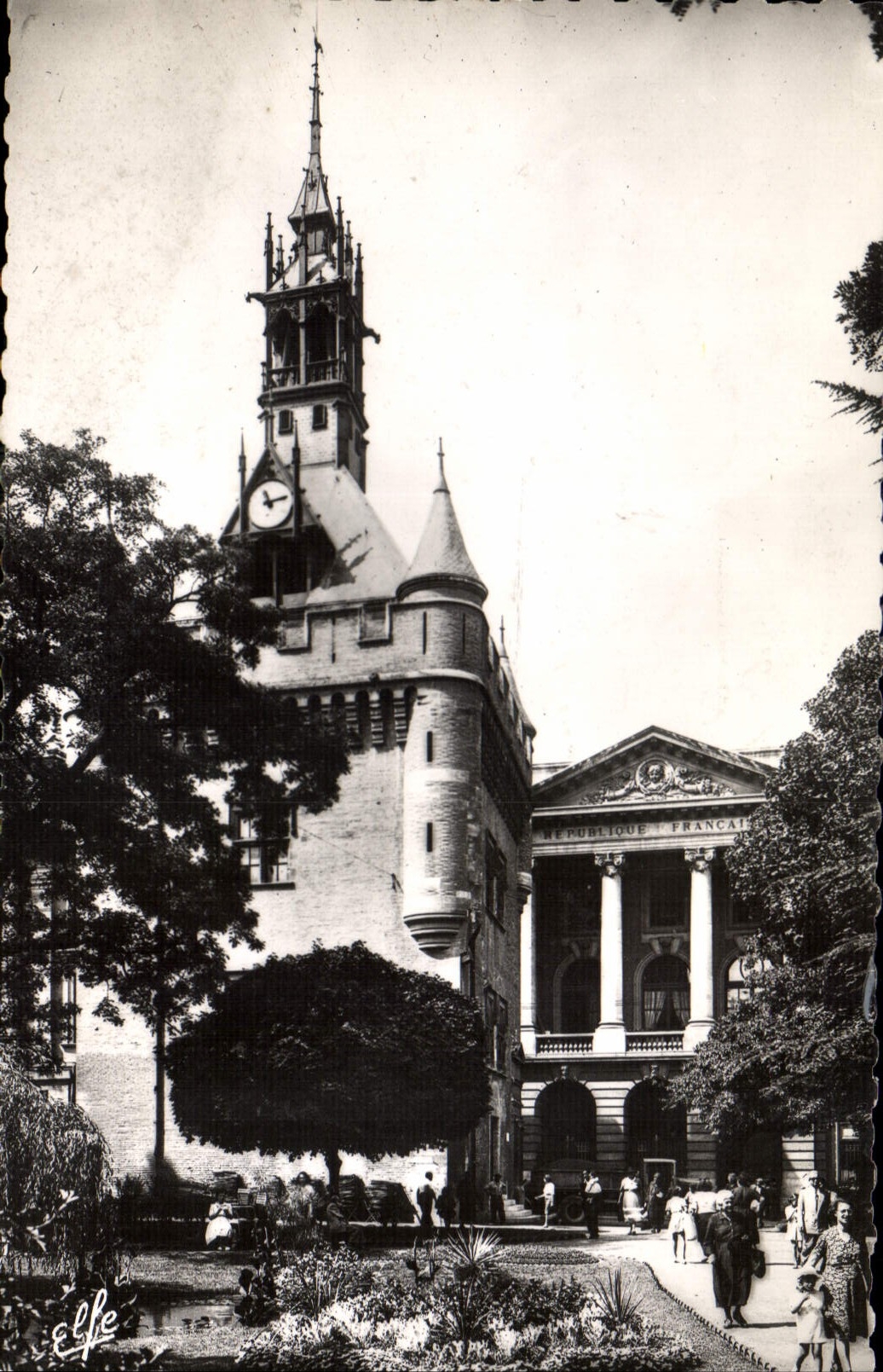 CPA Toulouse Le Donjon du Capitole Maison du Tourisme