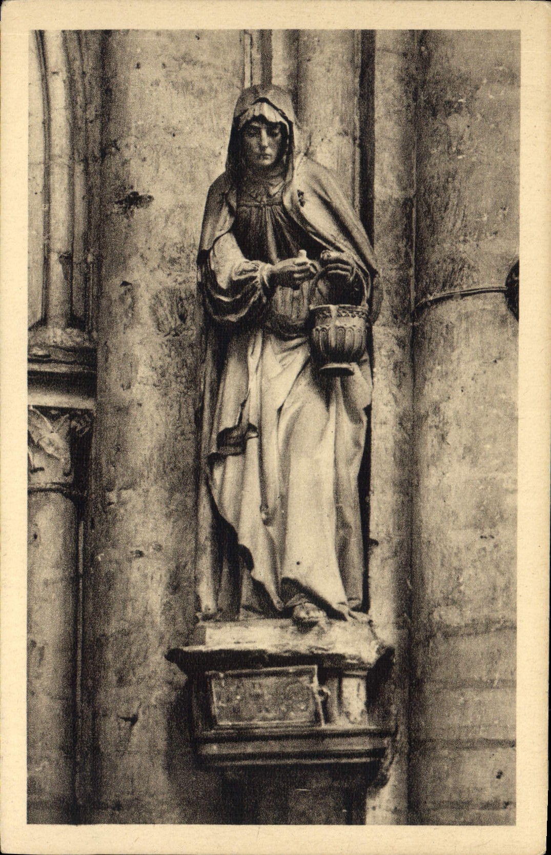 CPA Troyes Aube Eglise Ste Madeleine 