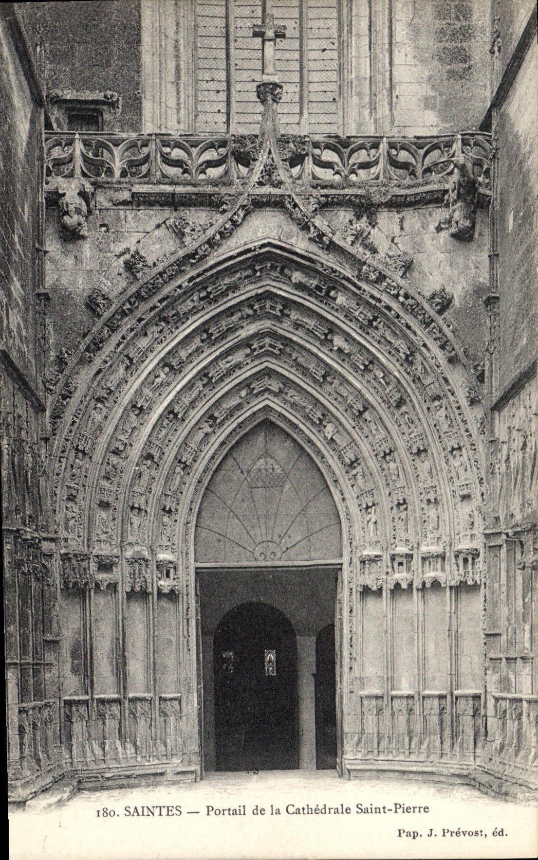 CPA Saintes Portail de la Cathedrale Saint Pierre 