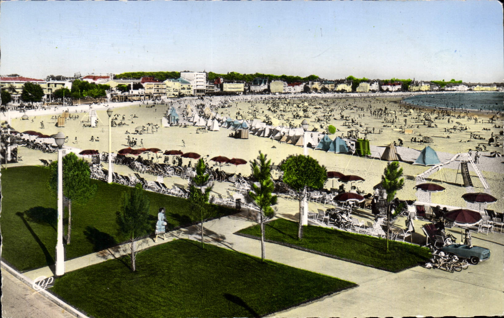 CPA Royan La Plage et les Jardins de la Promenade Botton 