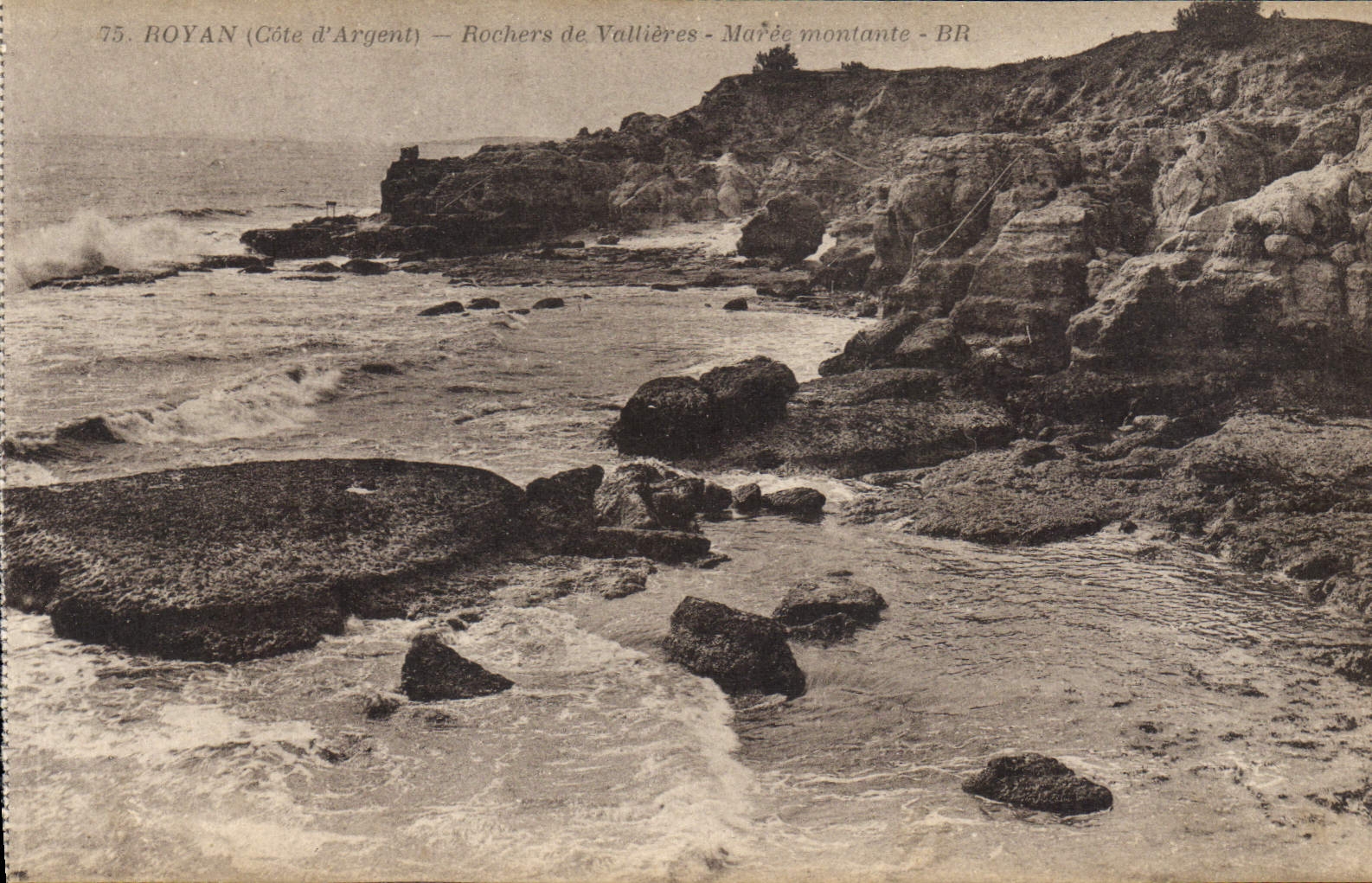 CPA Royan Cote d'Argent Rochers de Vallieres Maree montante 