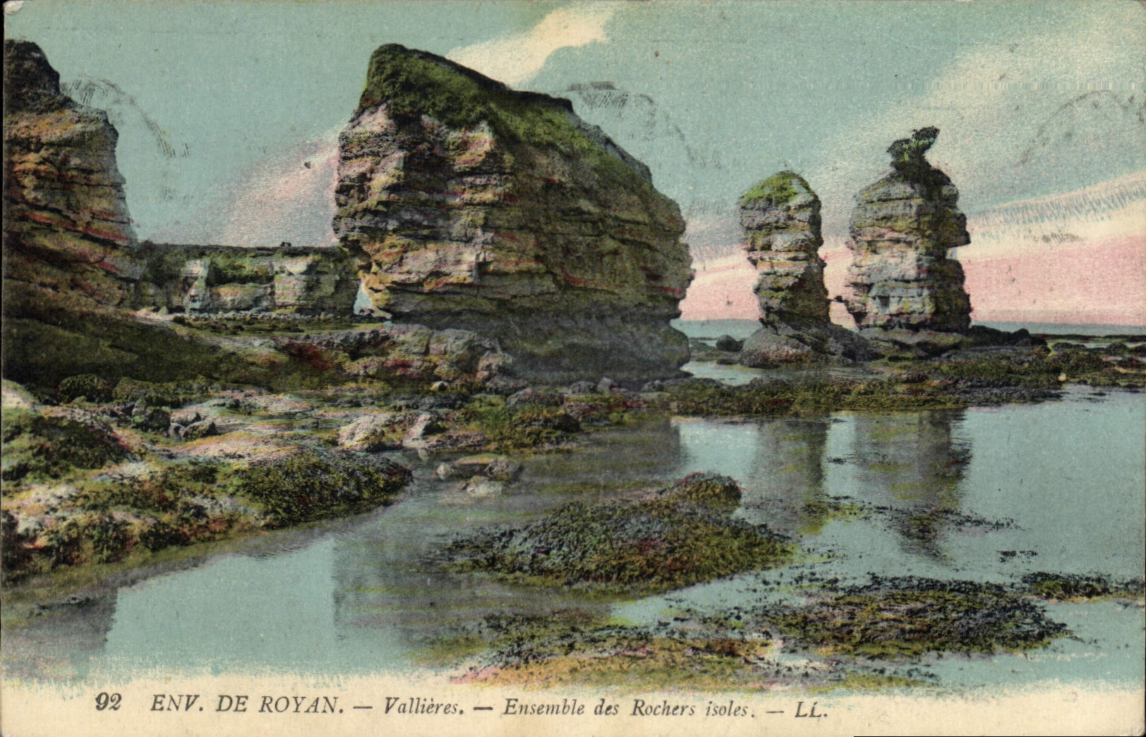 CPA Env de Royan Vallieres Ensemble des Rochers isole 