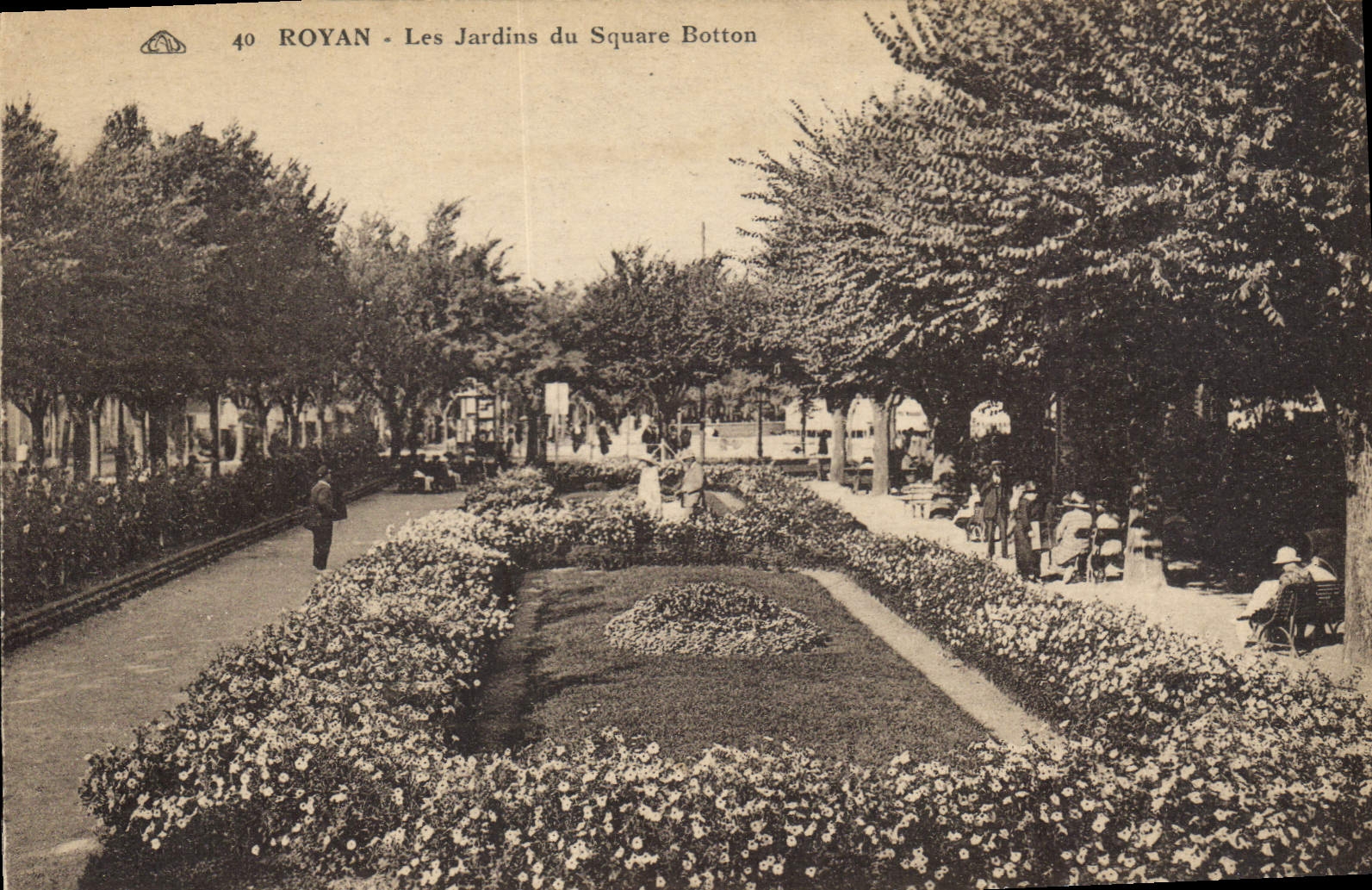 CPA Royan Les Jardins du Square Botton 