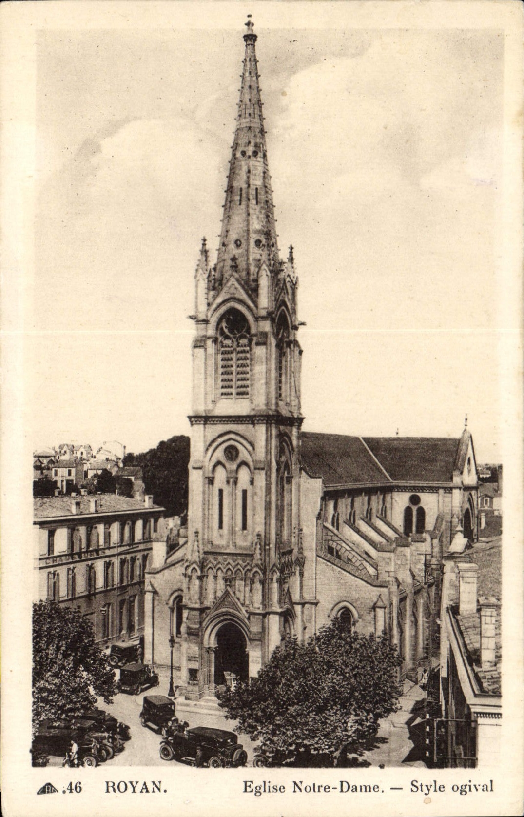 CPA Royan Eglise Notre Dame Style ogival 