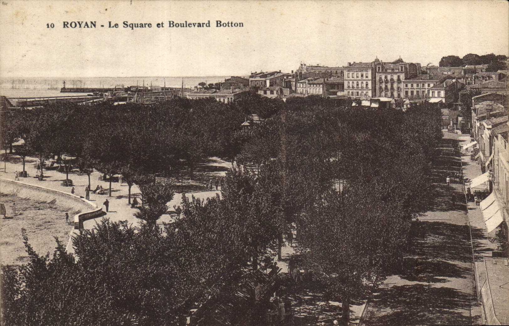 CPA Royan Le Square et Boulevard Botton 